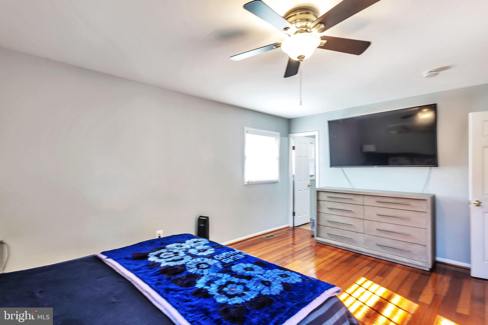 Real estate listing preview #12