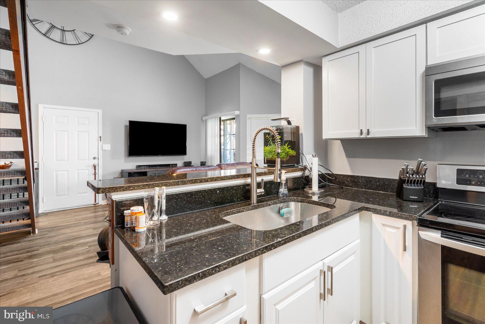 Real estate listing preview #17