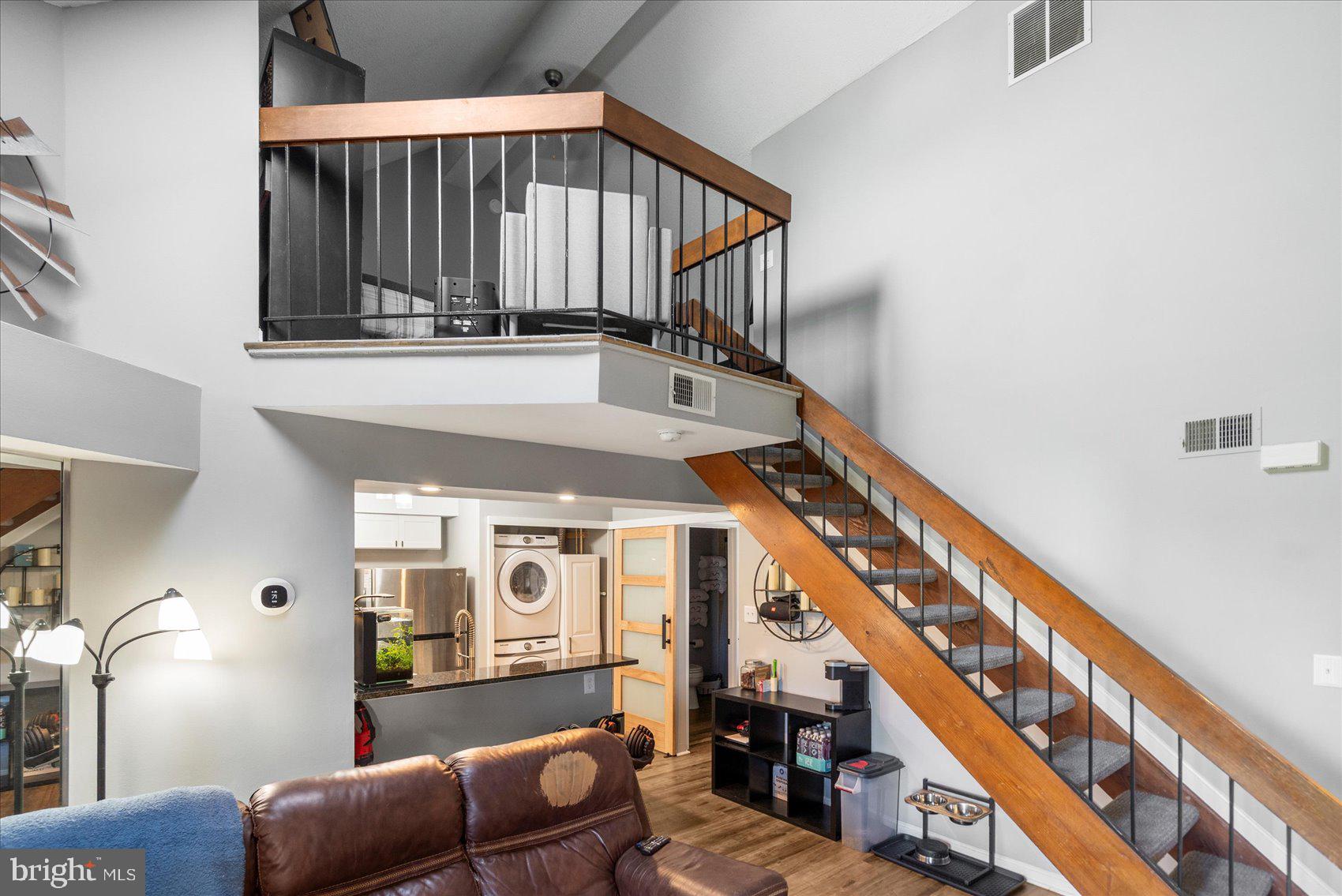 Real estate listing preview #9