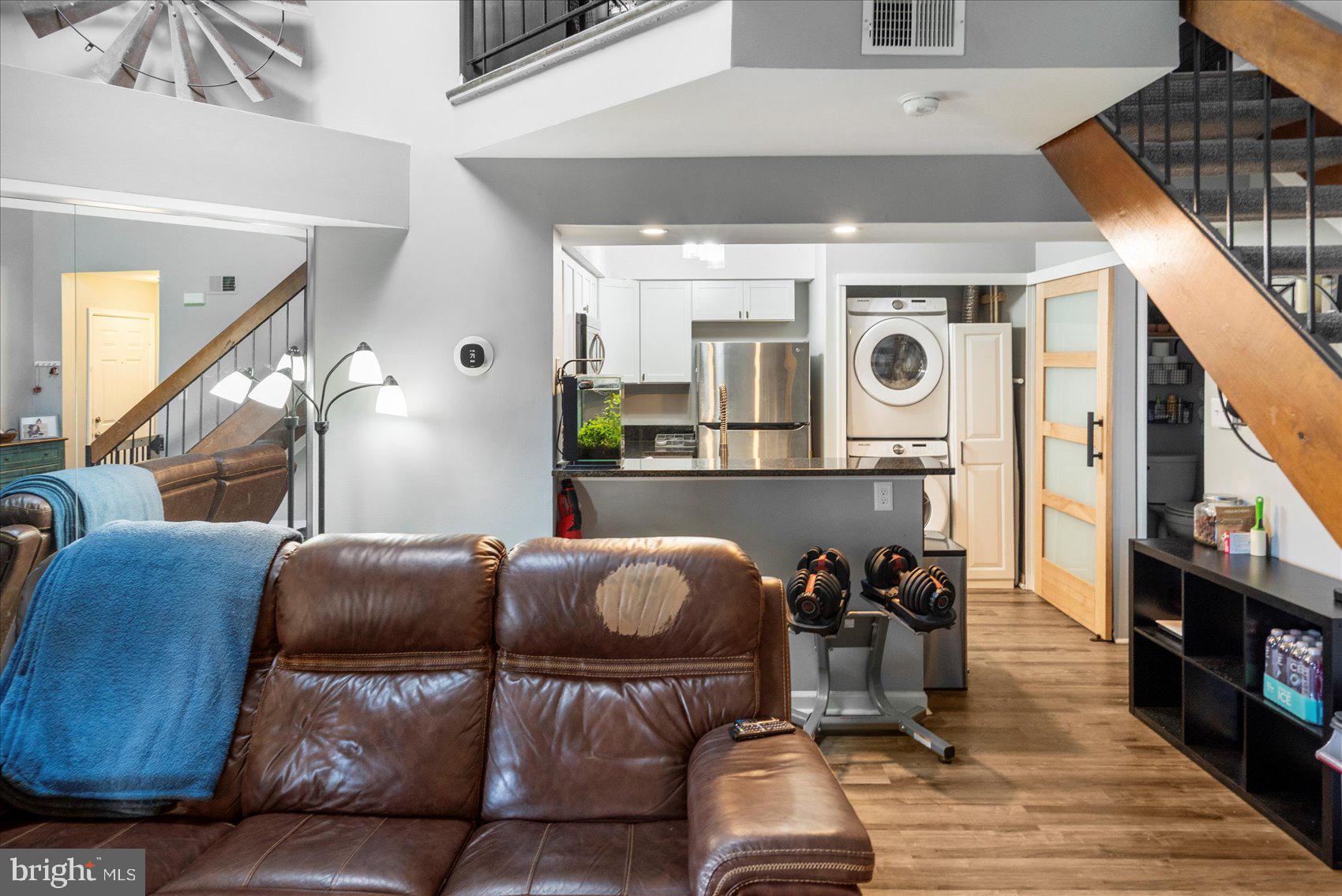 Real estate listing preview #8