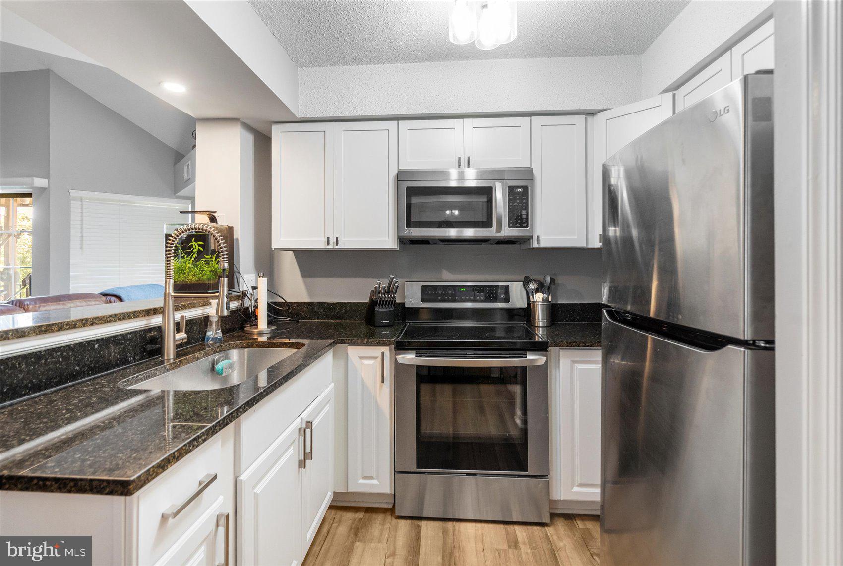 Real estate listing preview #18