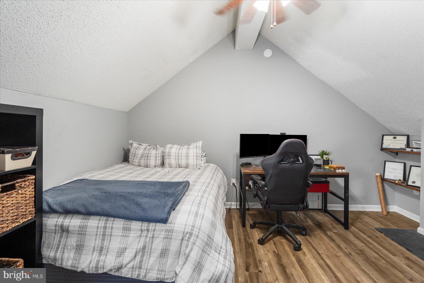 Real estate listing preview #12