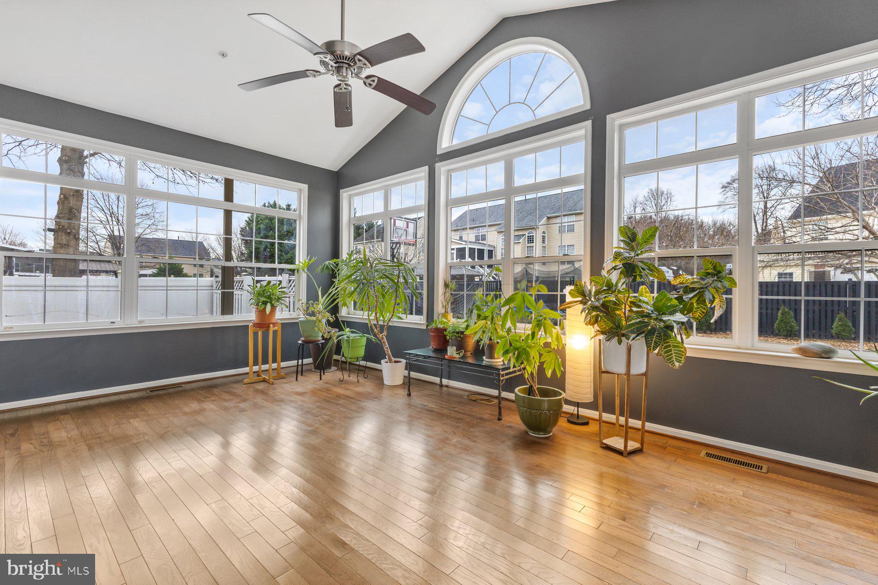 Real estate listing preview #23