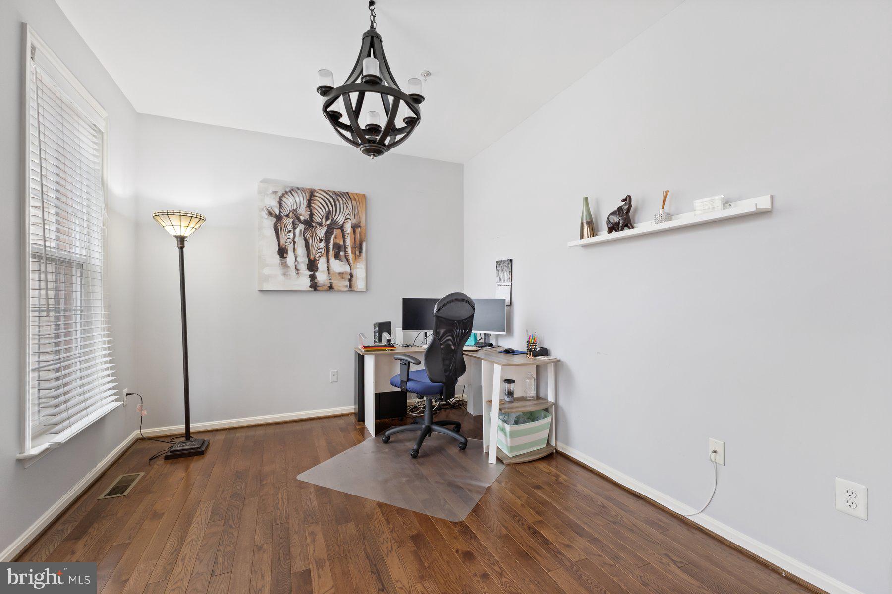 Real estate listing preview #6