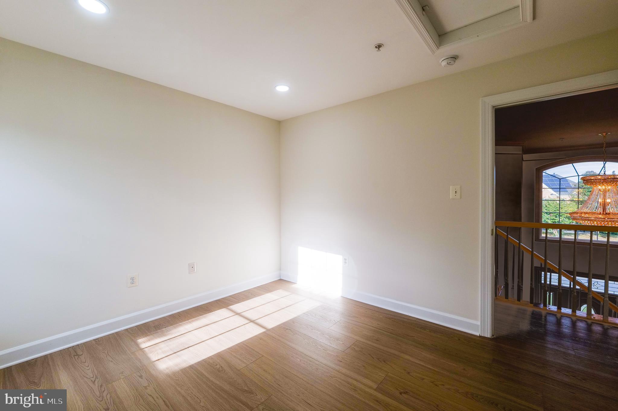 Real estate listing preview #19