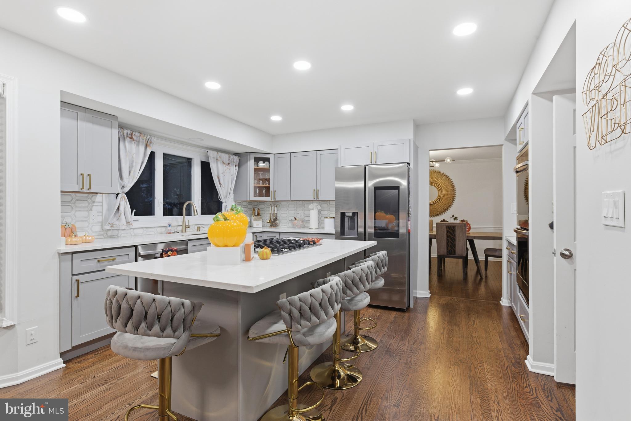 Real estate listing preview #12