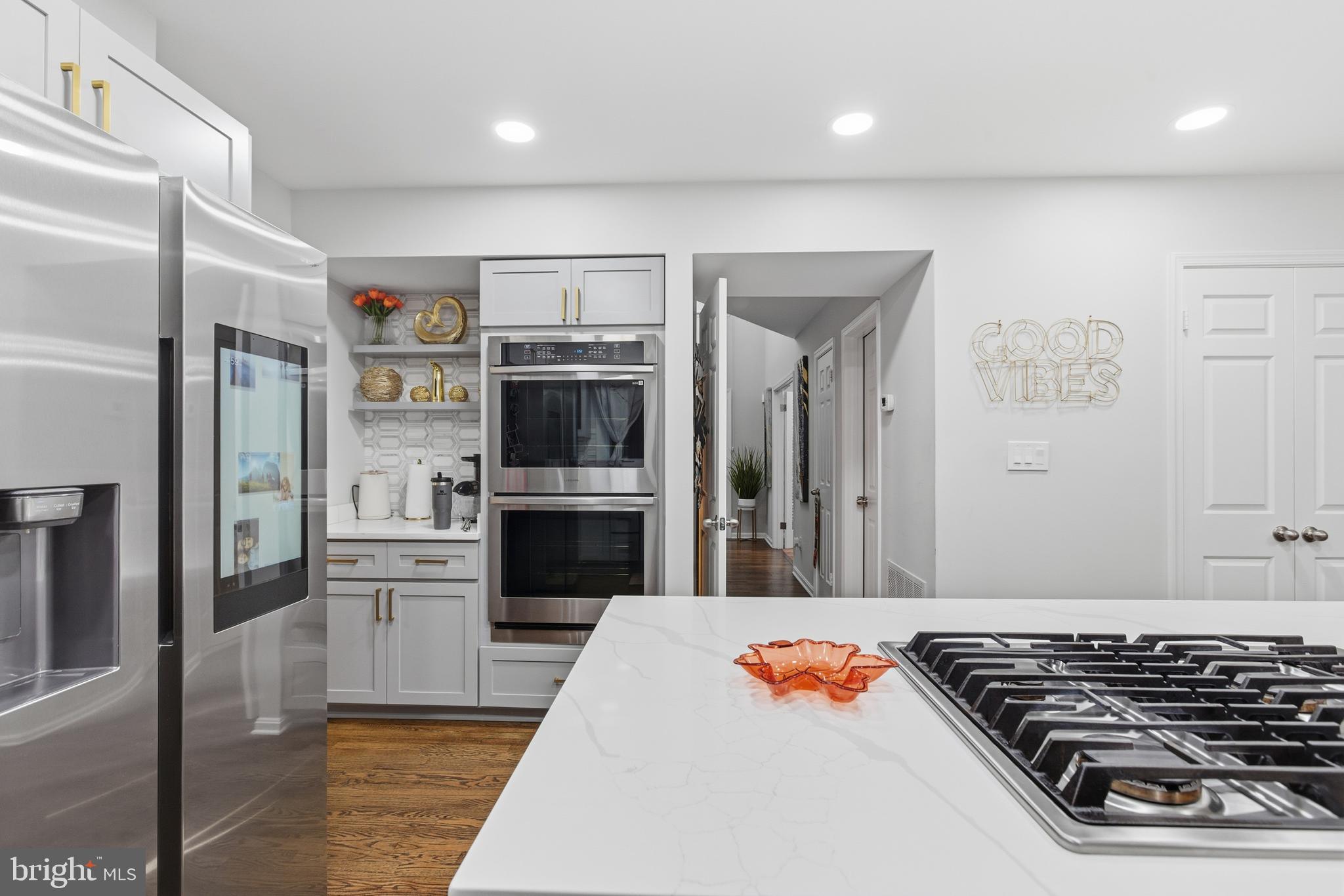 Real estate listing preview #16