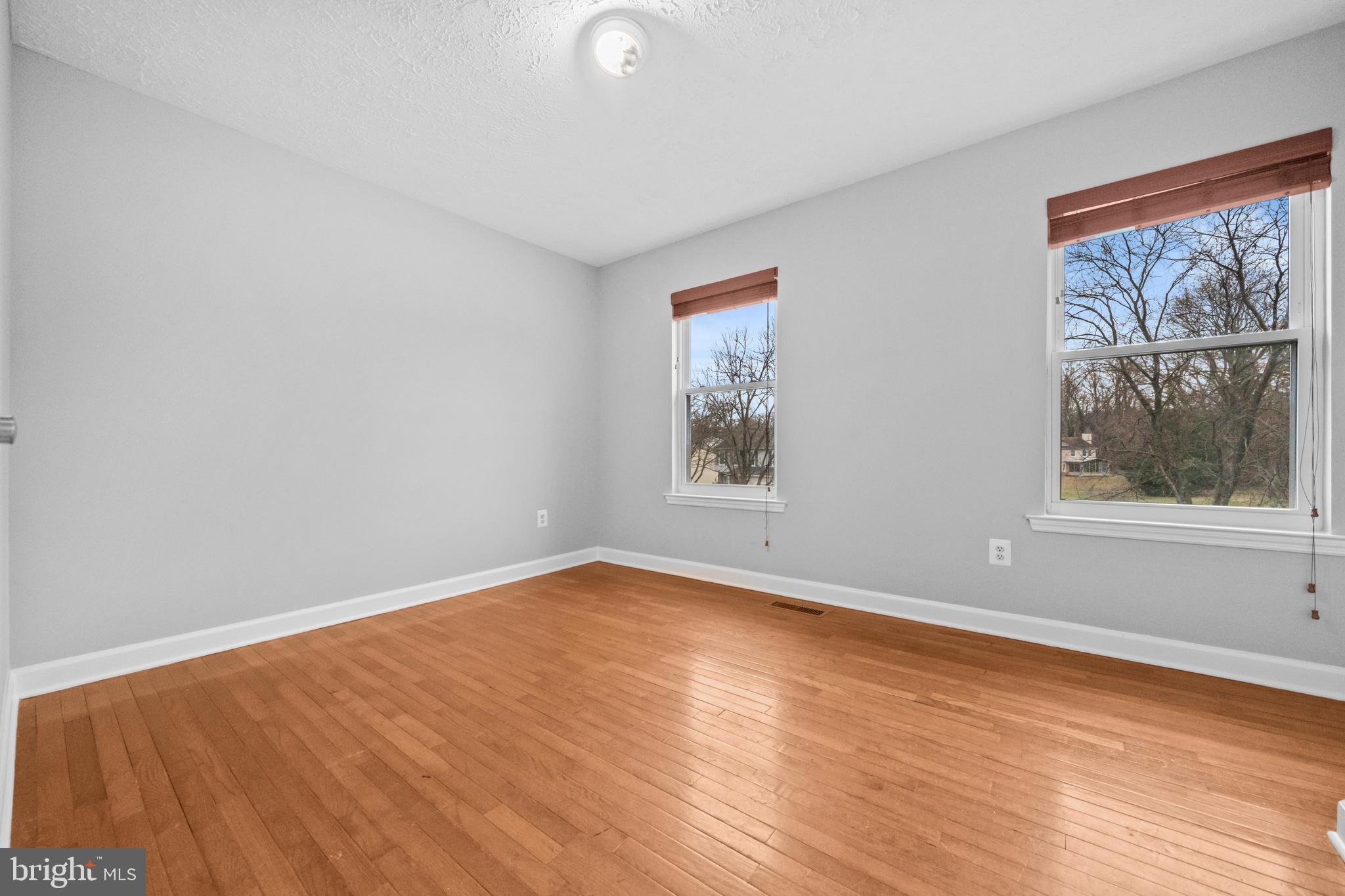 Real estate listing preview #23