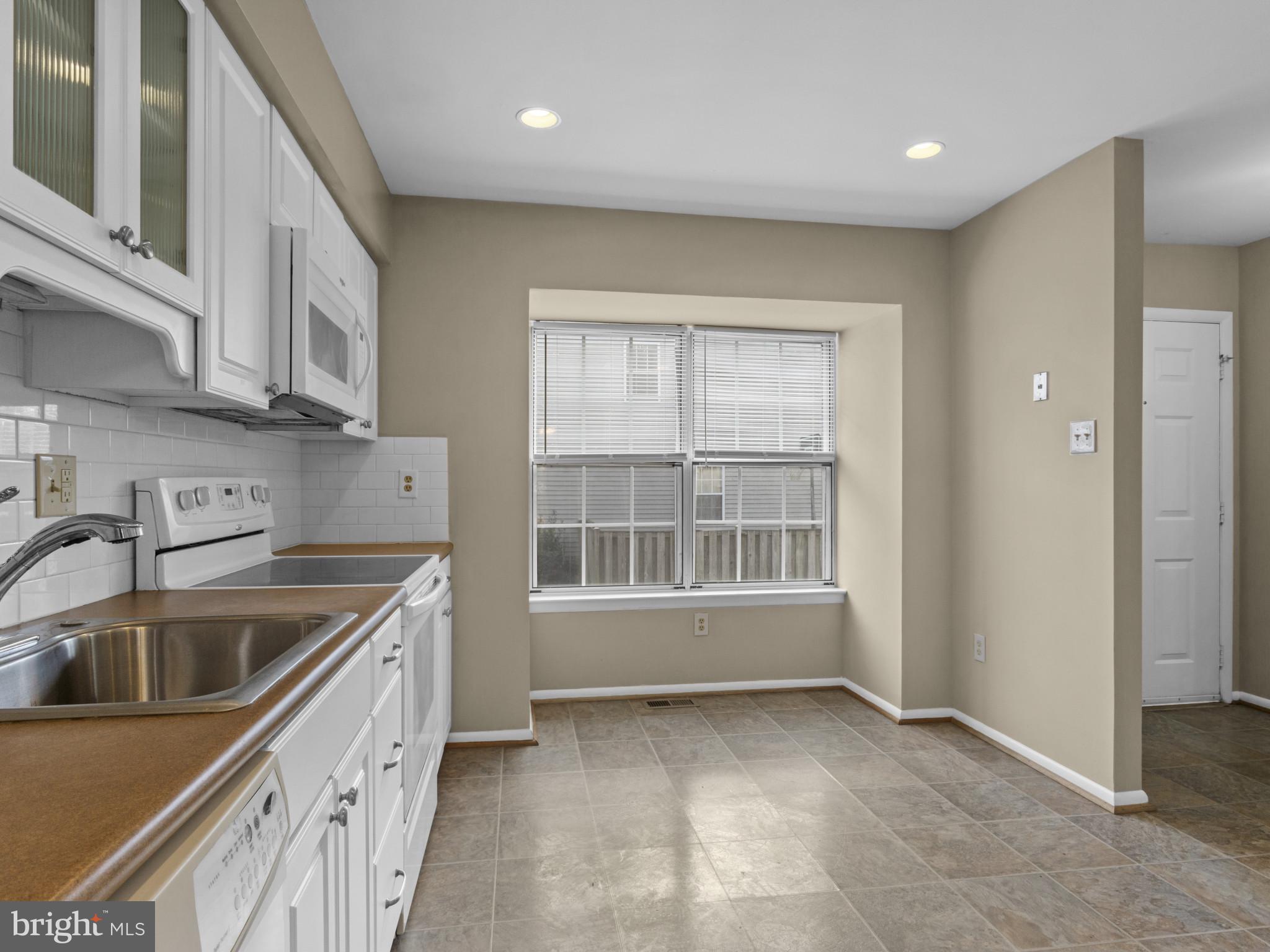 Real estate listing preview #4