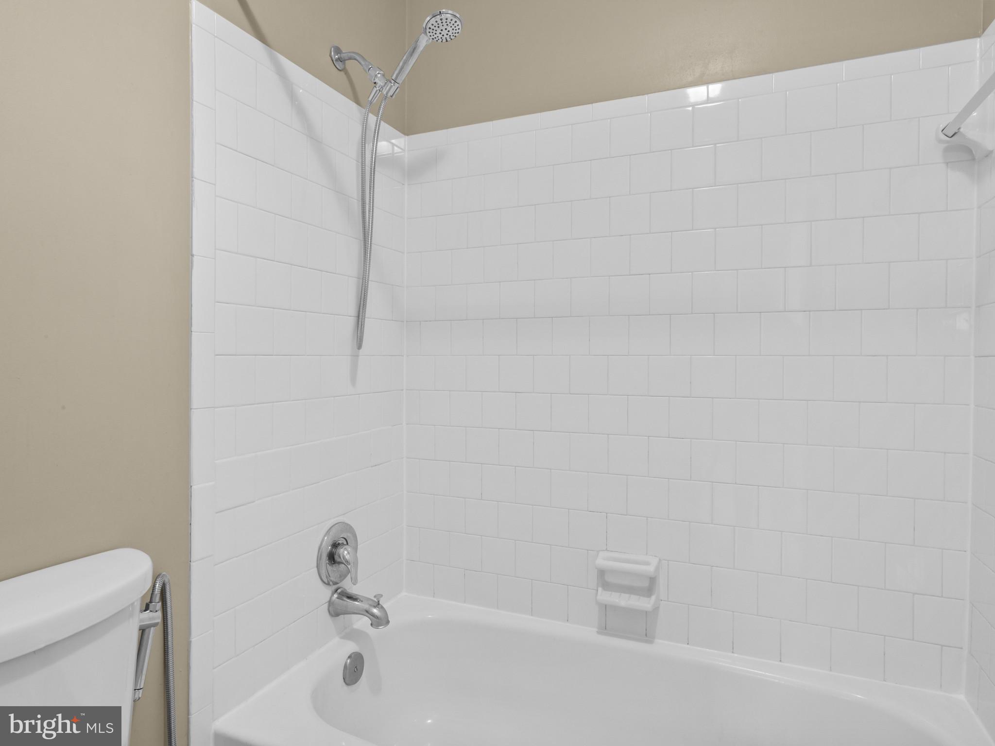 Real estate listing preview #16