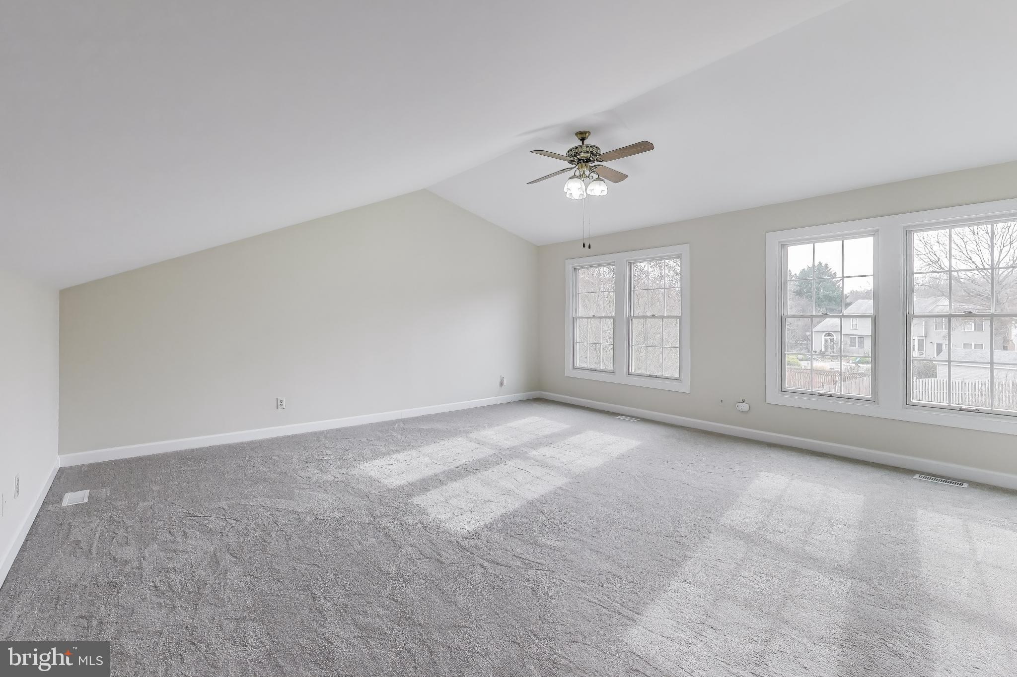 Real estate listing preview #24