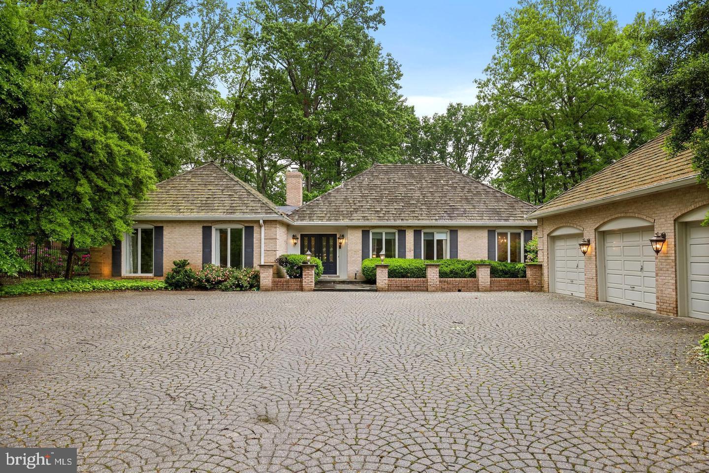 Real estate listing preview #1