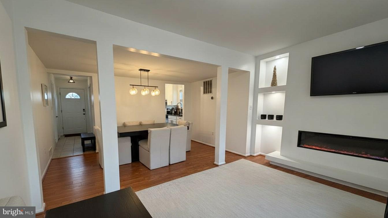 Real estate listing preview #10