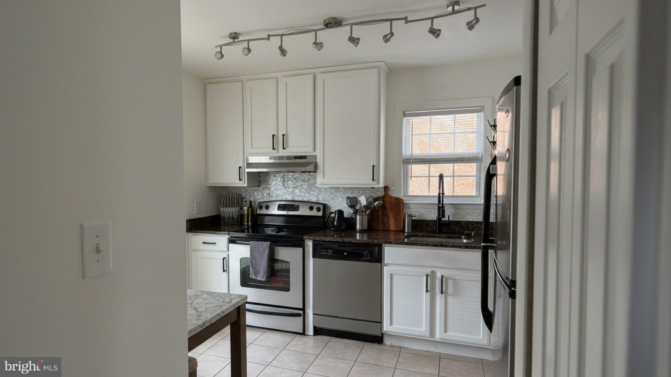 Real estate listing preview #14