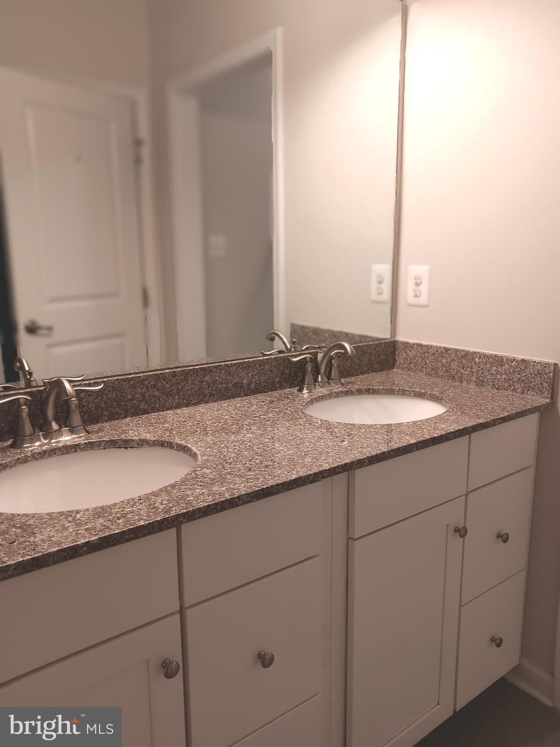 Real estate listing preview #13