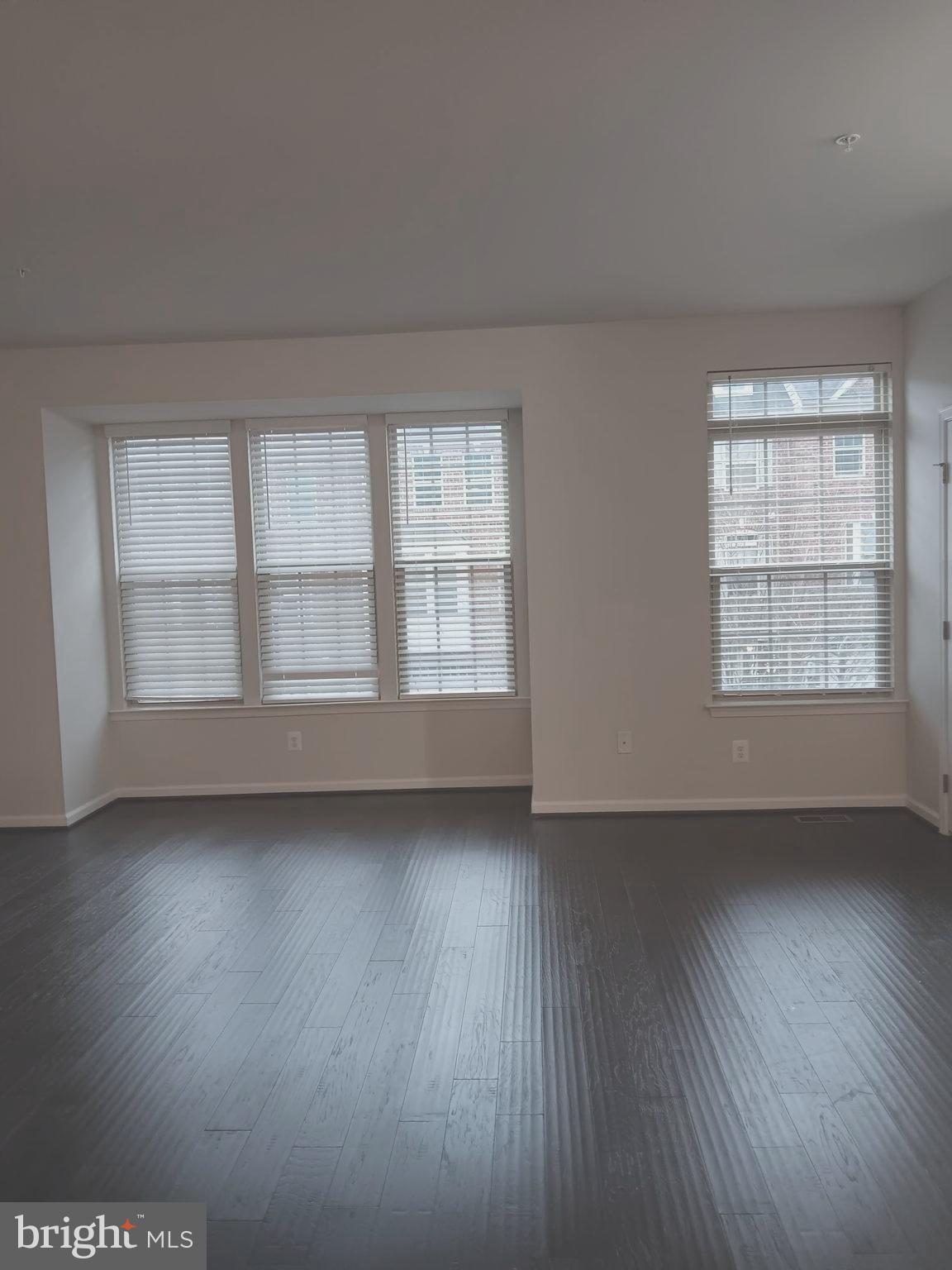 Real estate listing preview #2