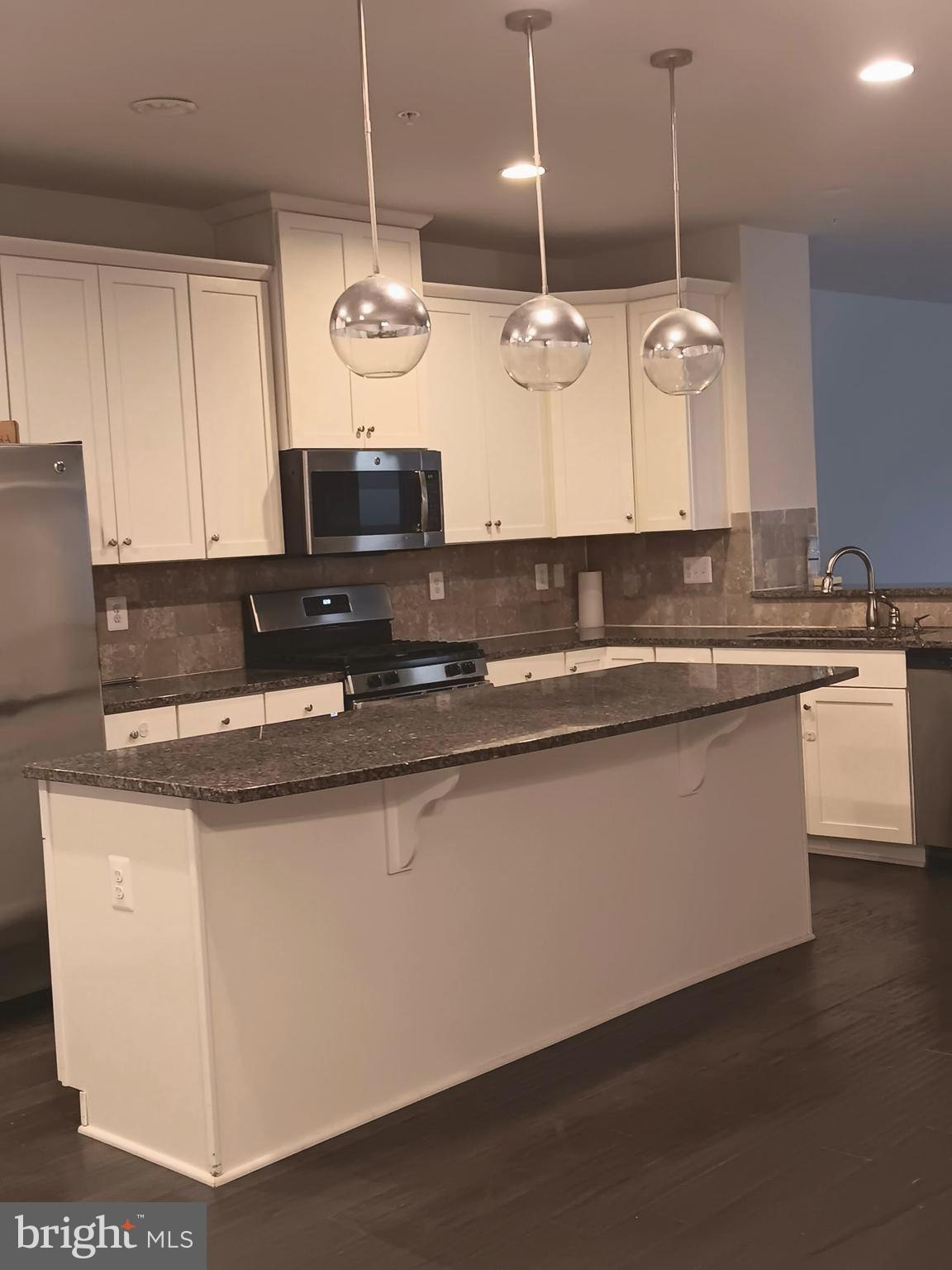 Real estate listing preview #7