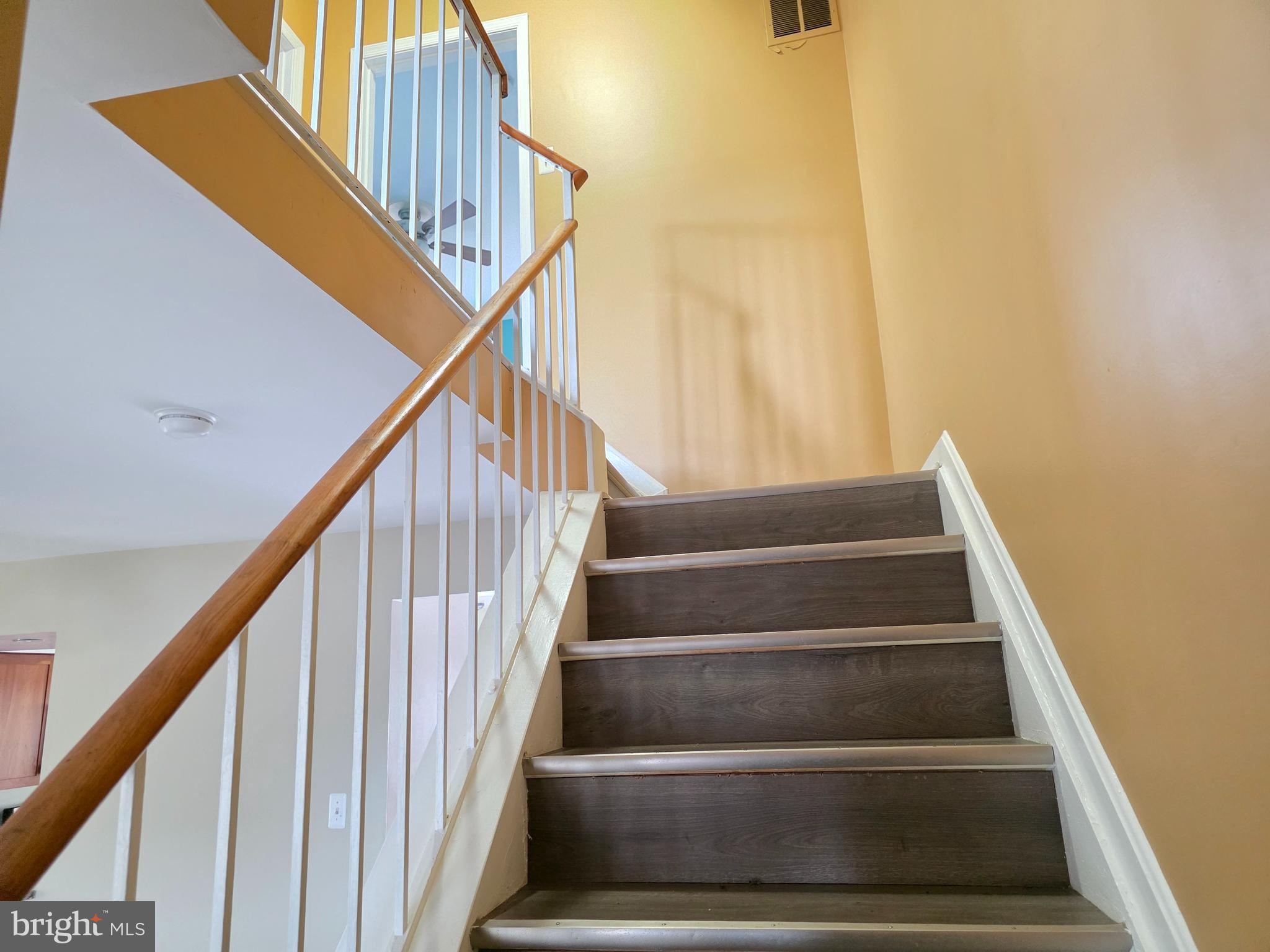 Real estate listing preview #9