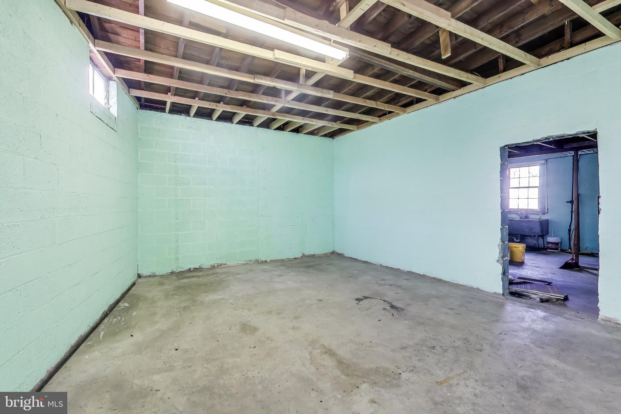 Real estate listing preview #8