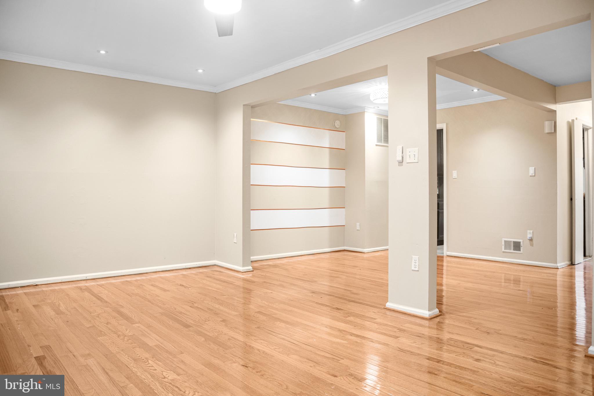 Real estate listing preview #6