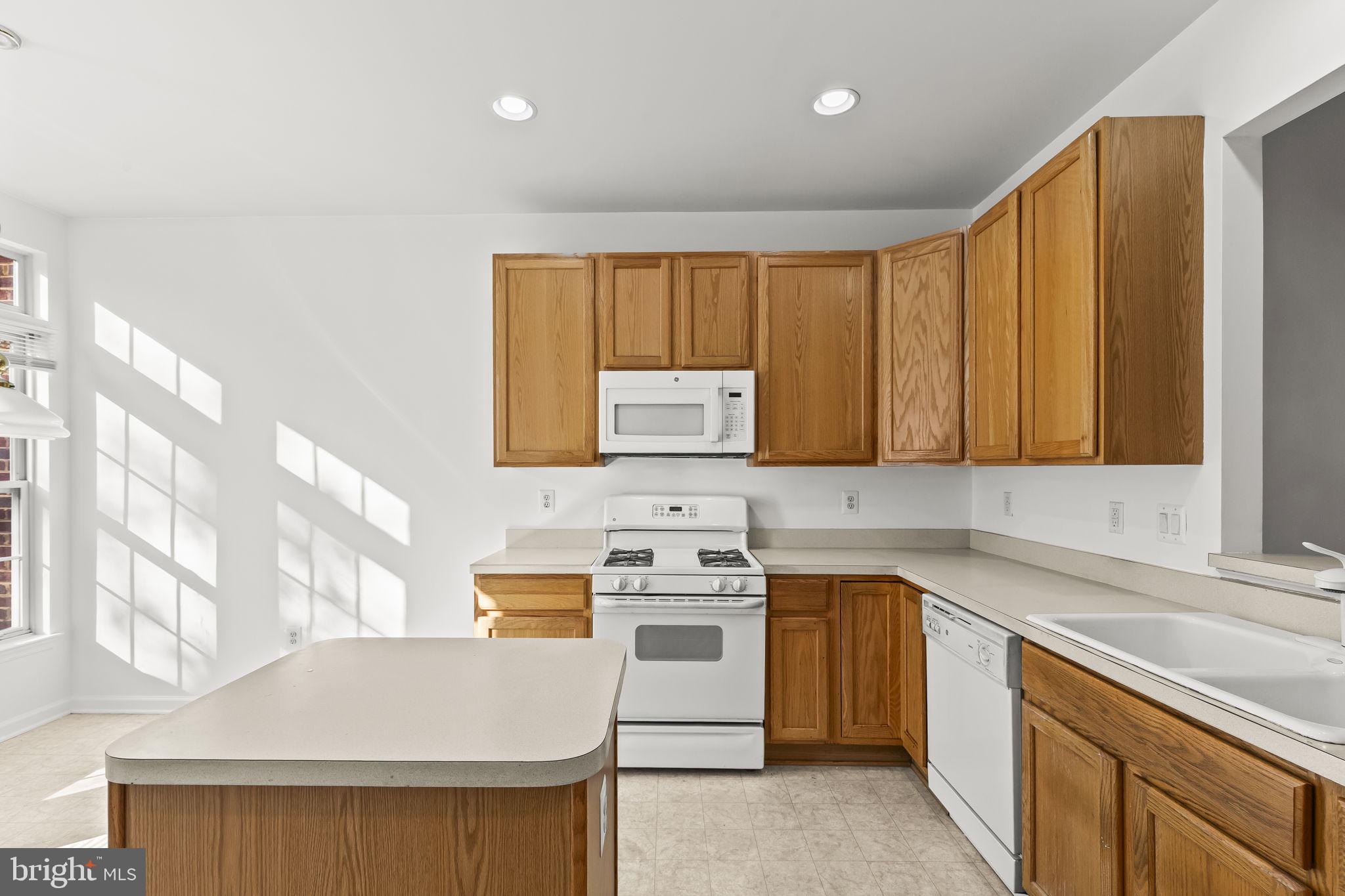 Real estate listing preview #4