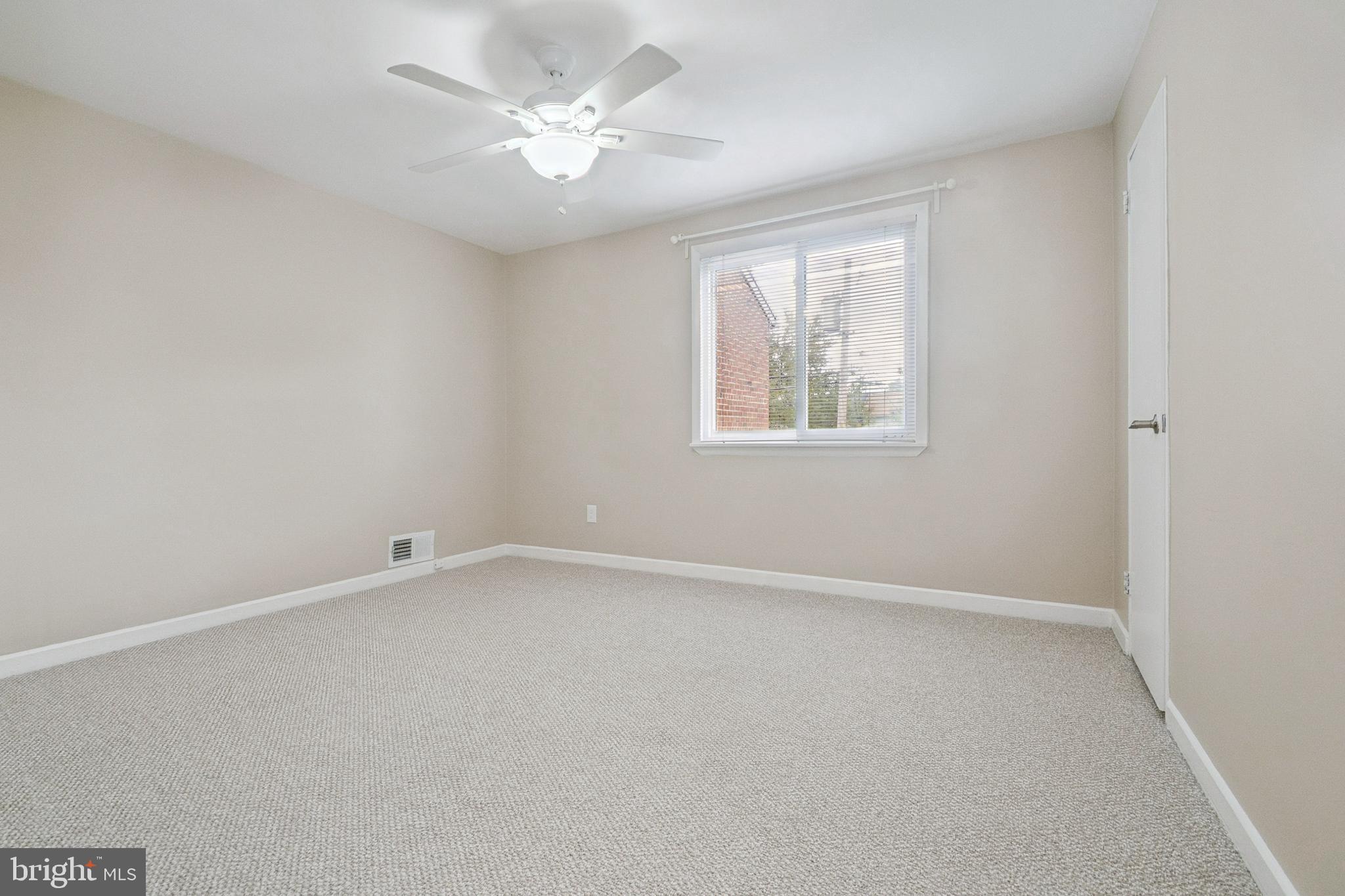 Real estate listing preview #10