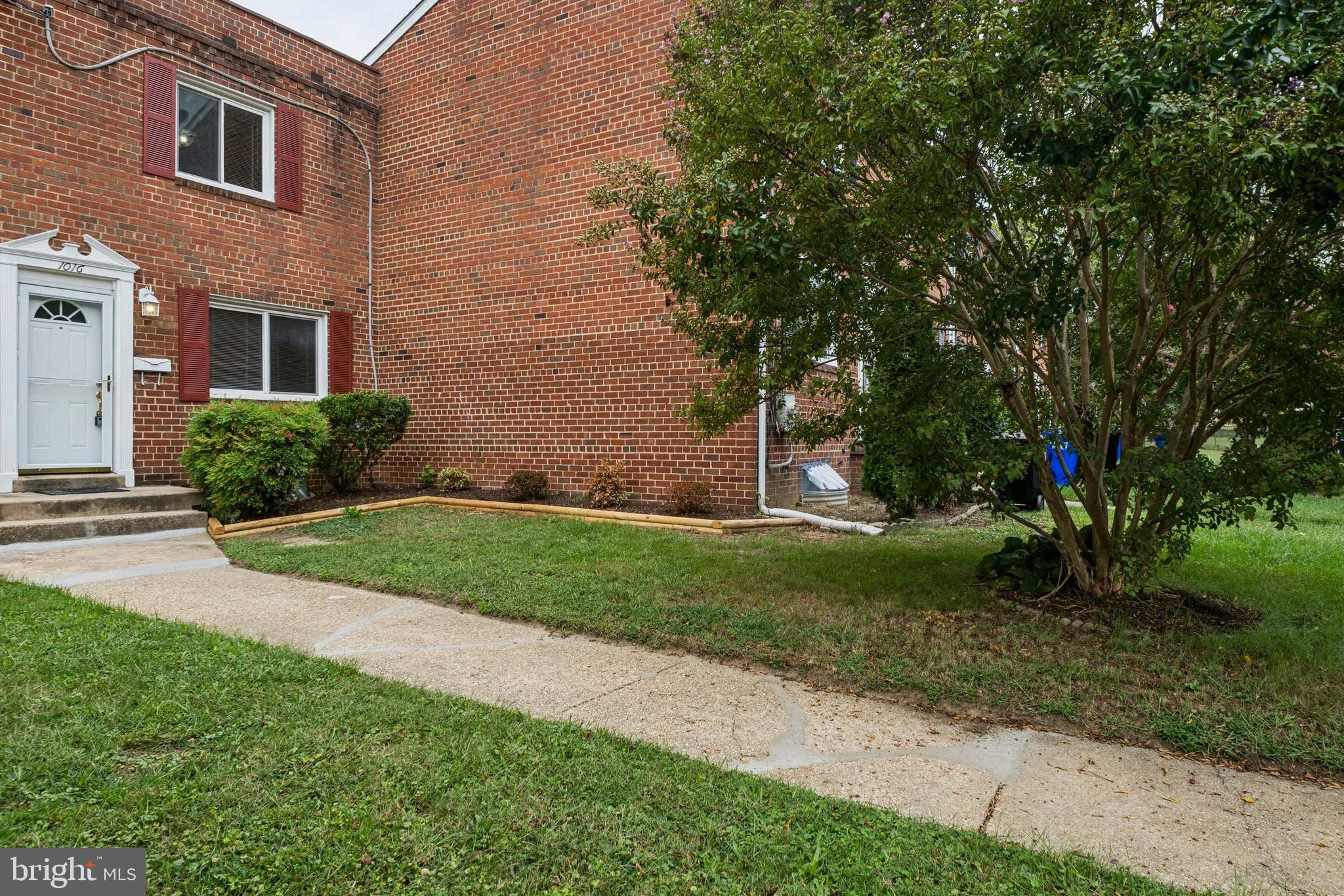 Real estate listing preview #2