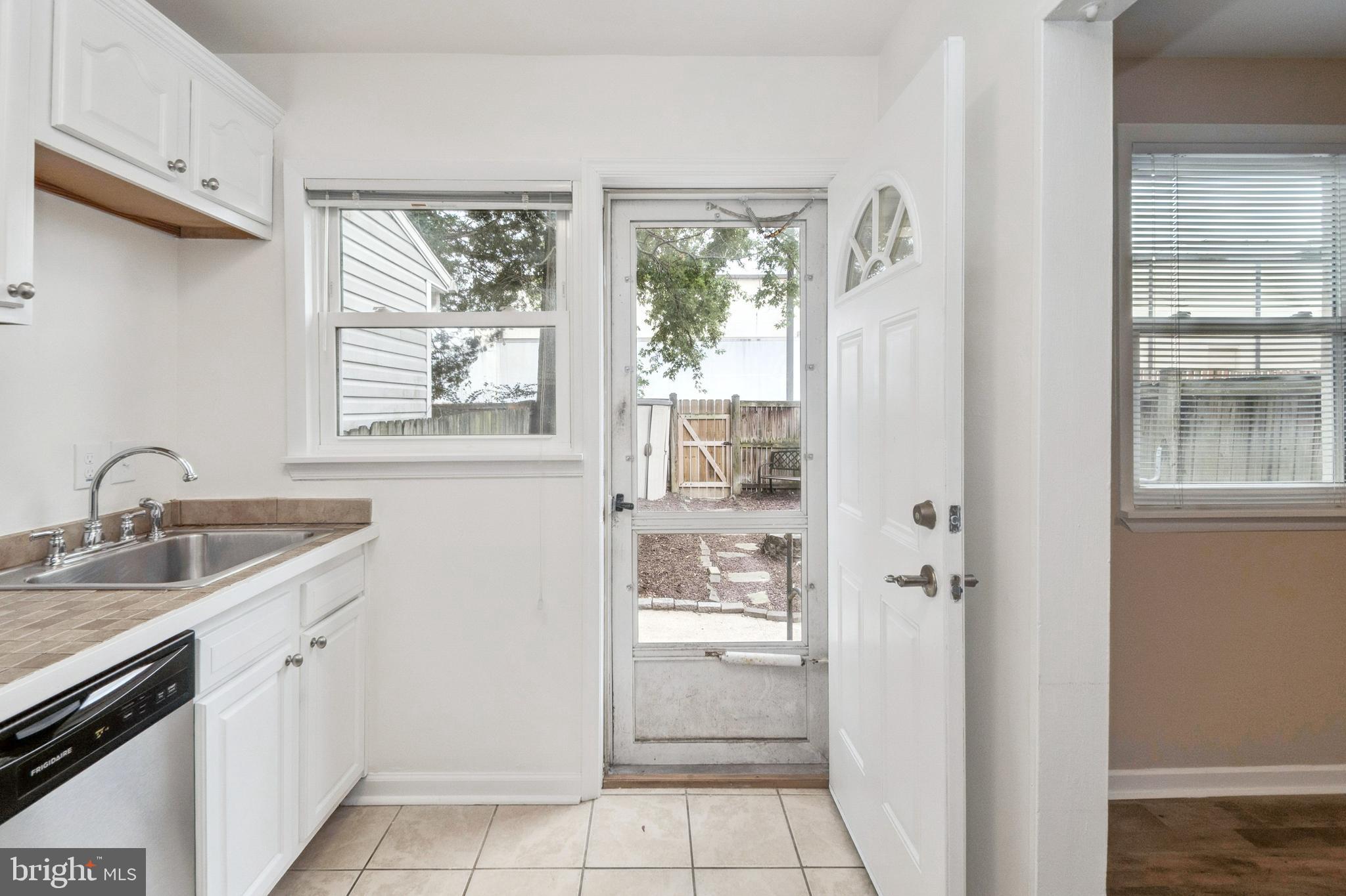 Real estate listing preview #9