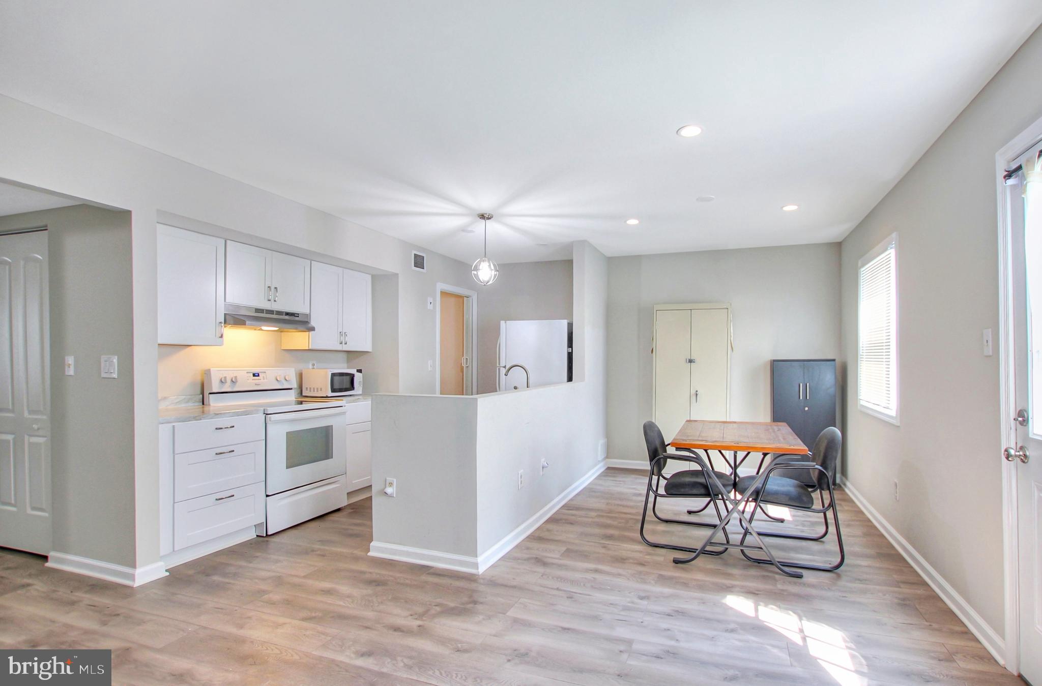 Real estate listing preview #14