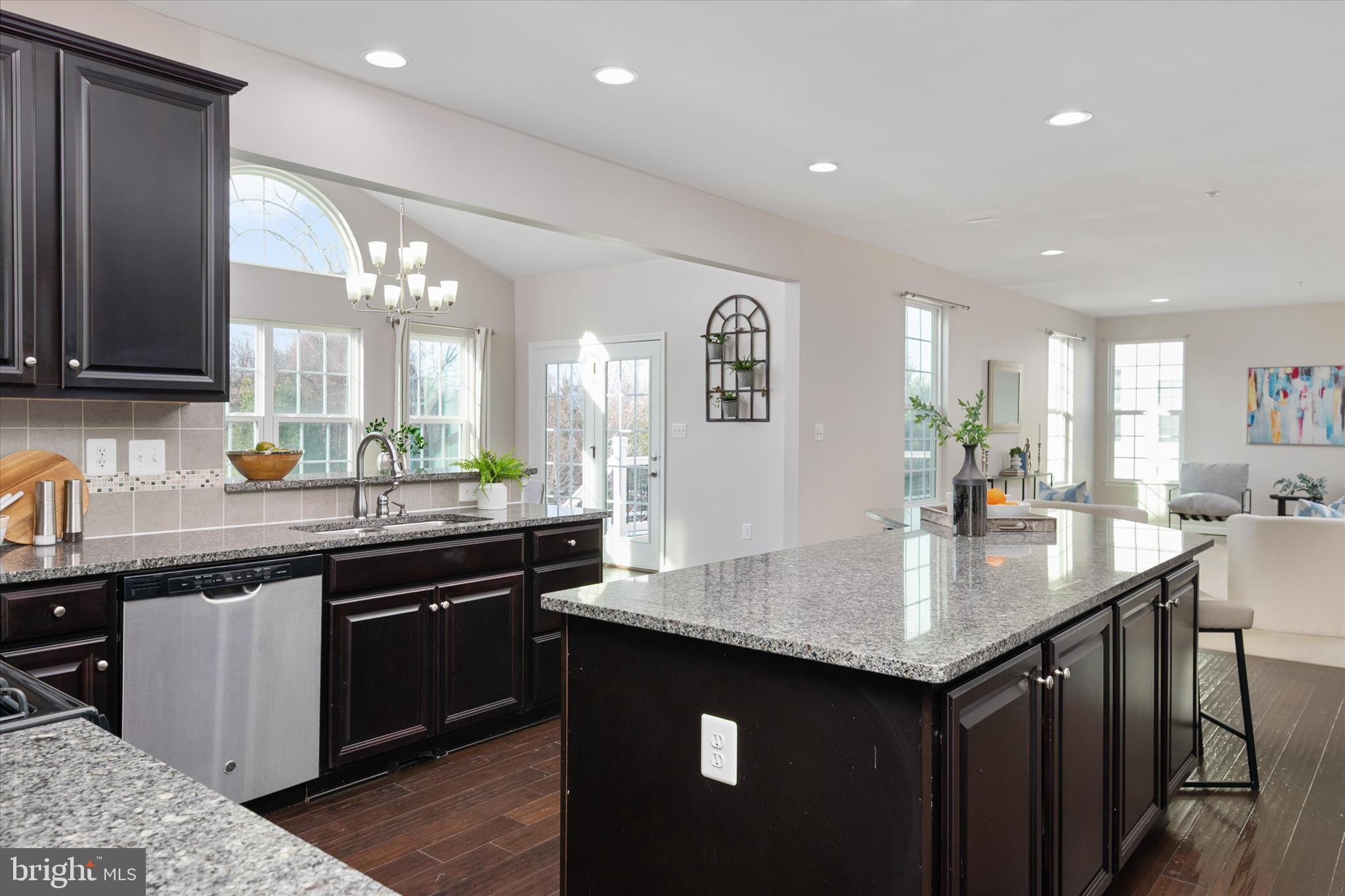 Real estate listing preview #14