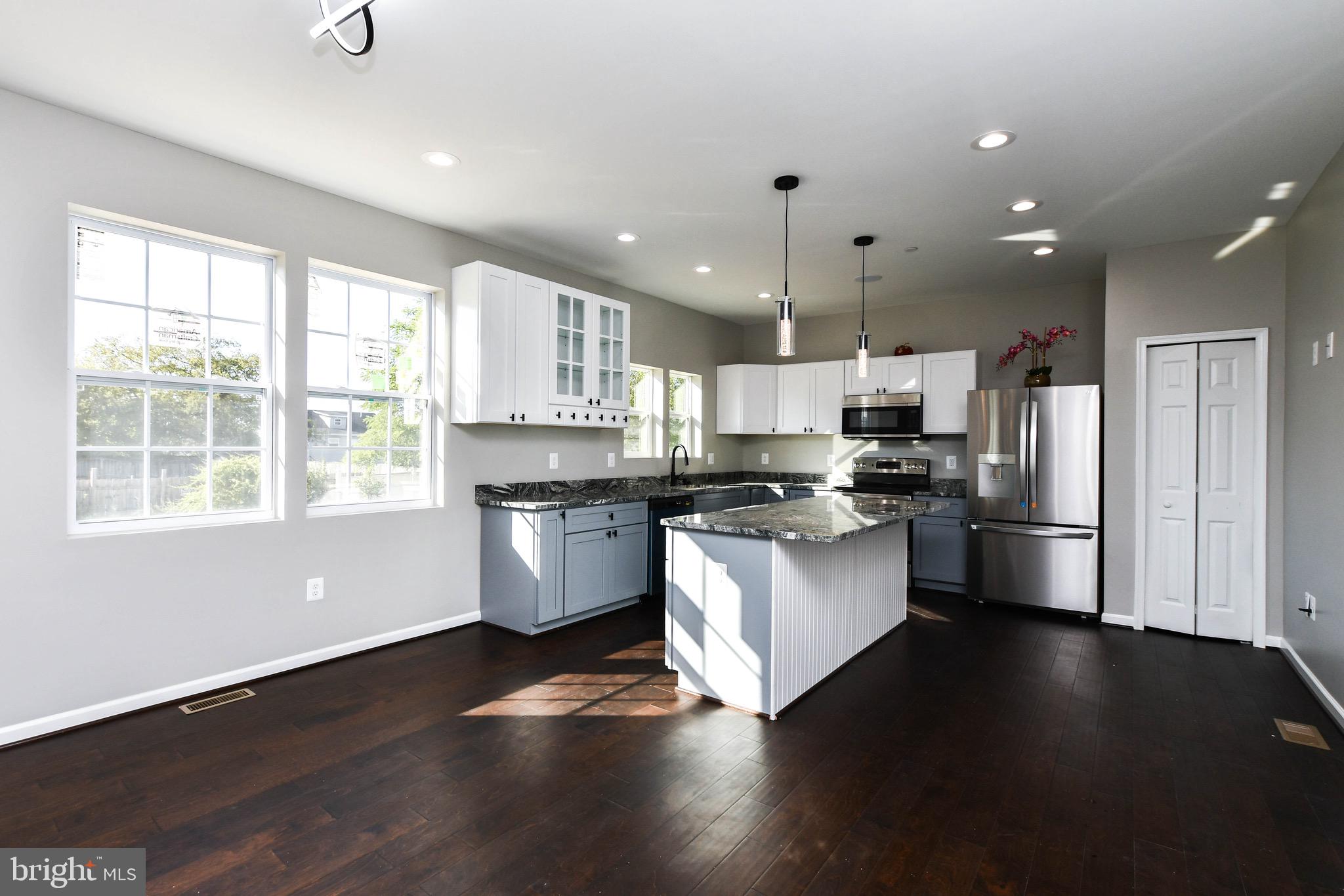 Real estate listing preview #9