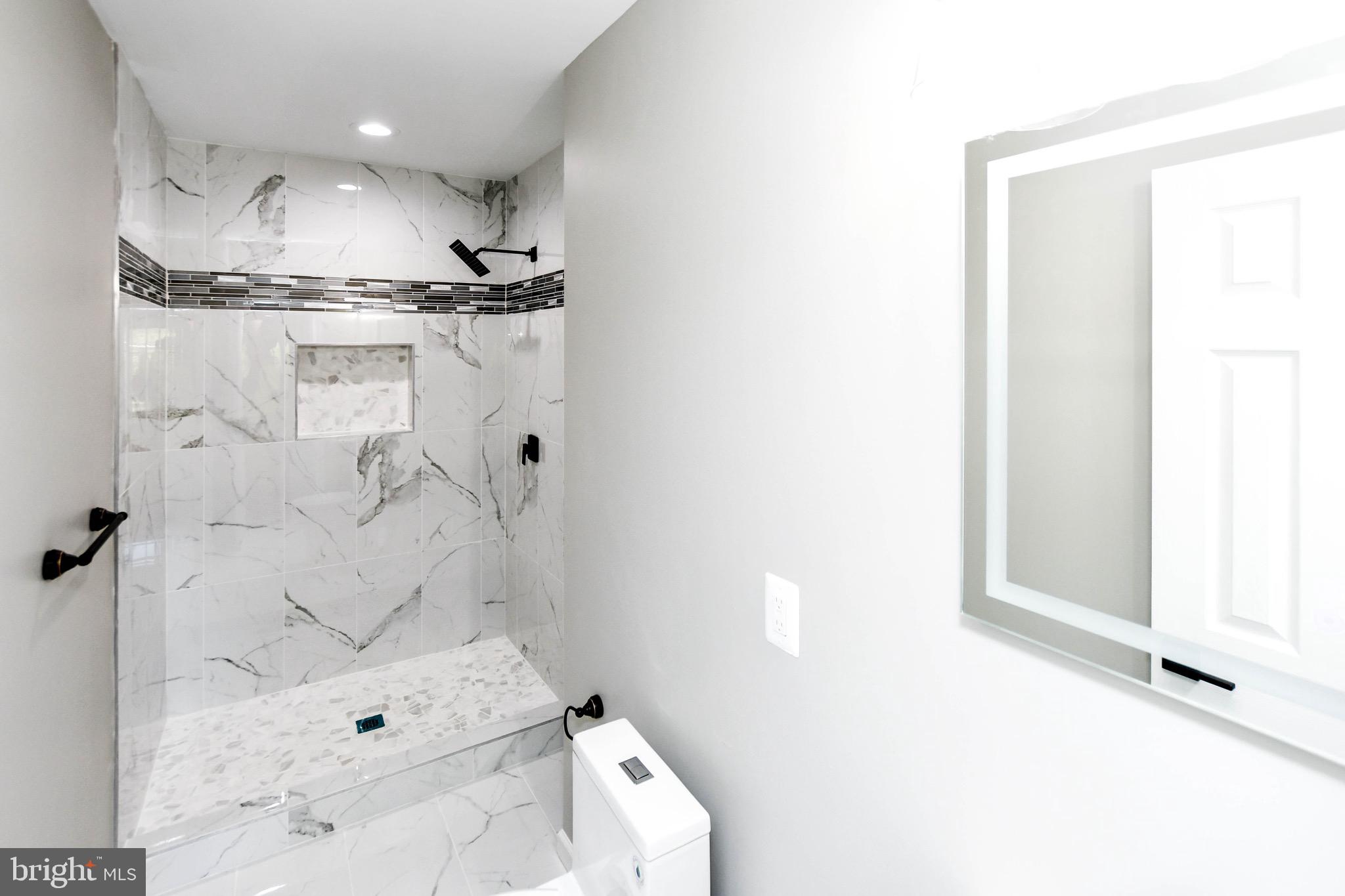 Real estate listing preview #12