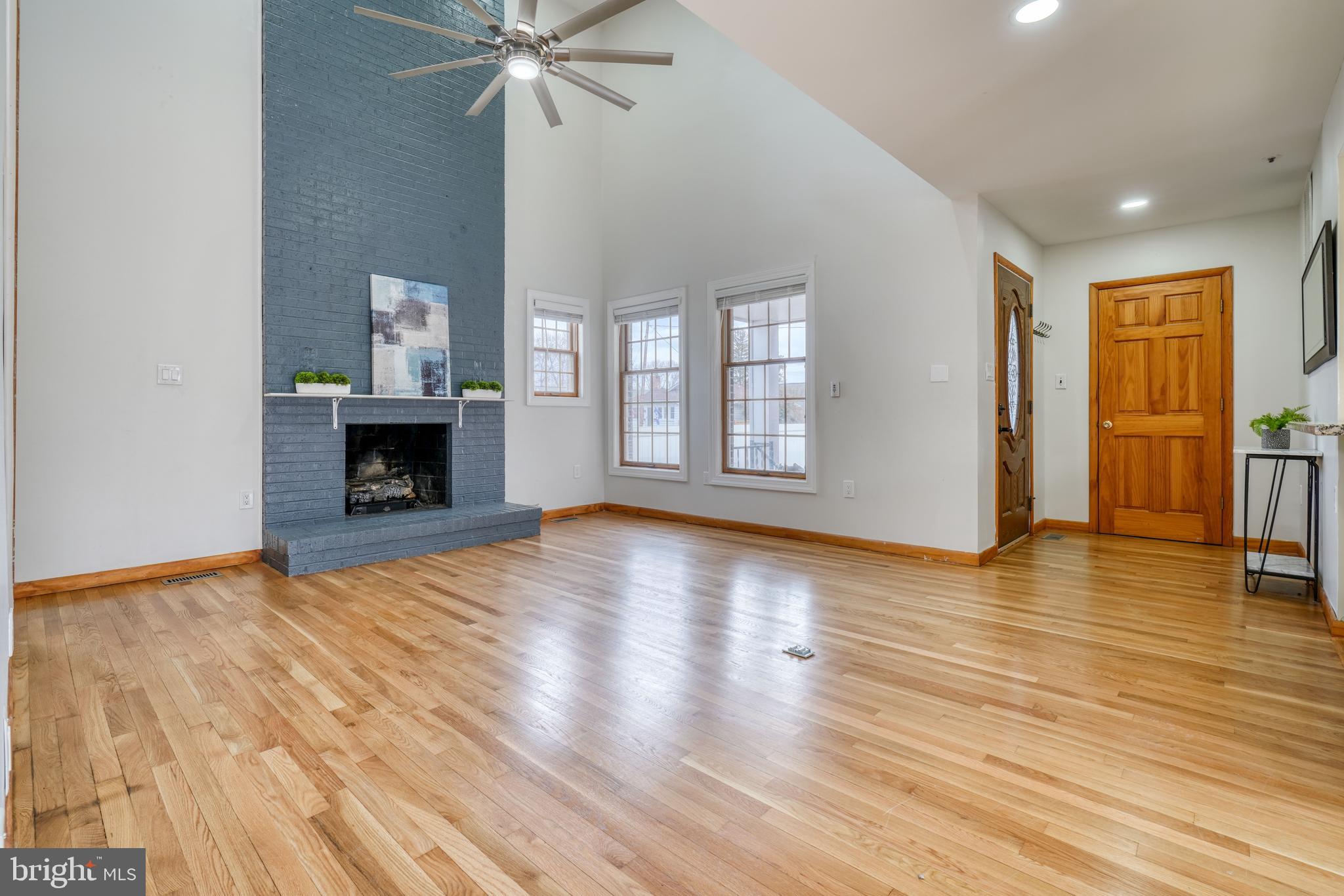 Real estate listing preview #10