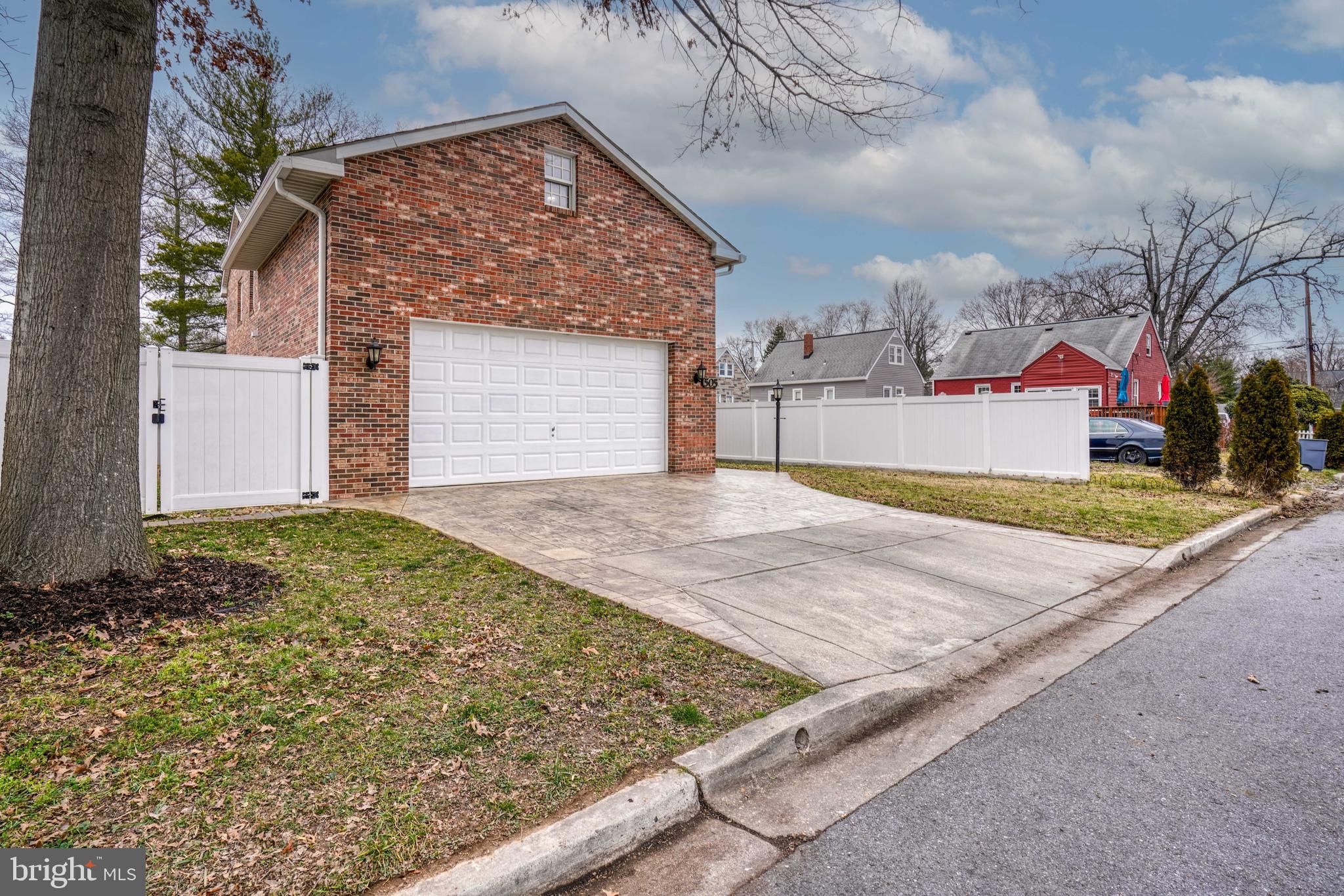 Real estate listing preview #2