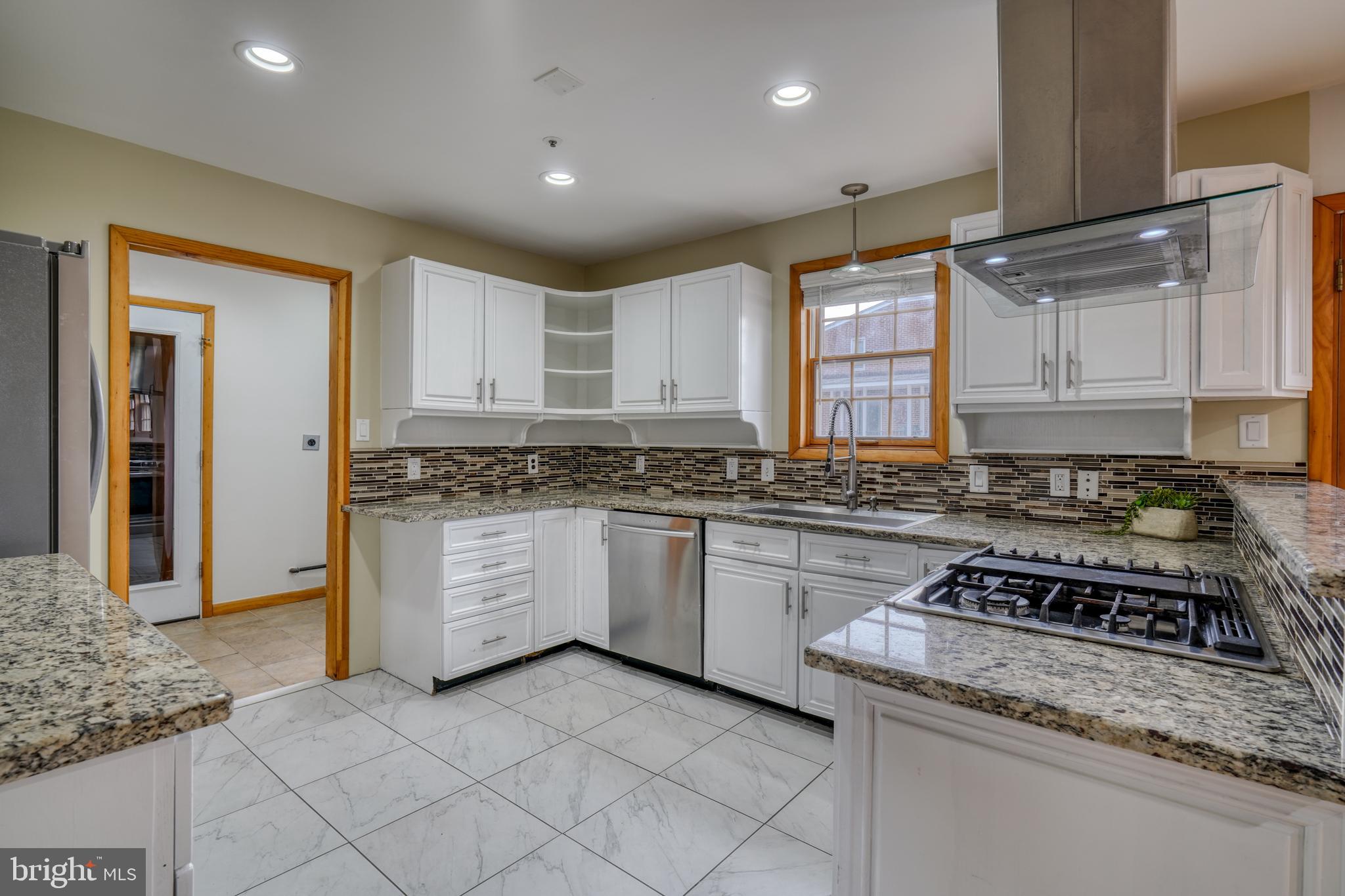 Real estate listing preview #22