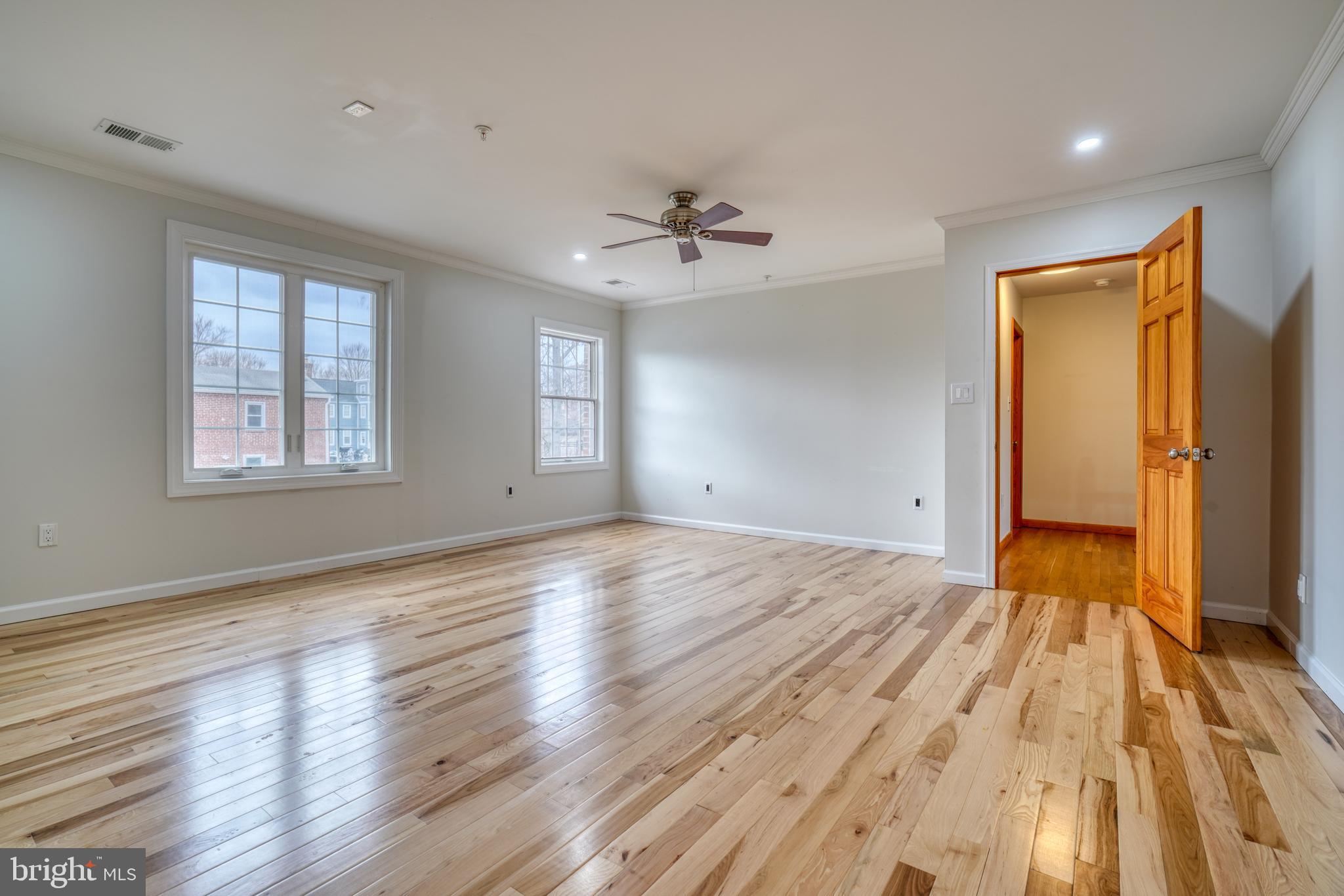 Real estate listing preview #32