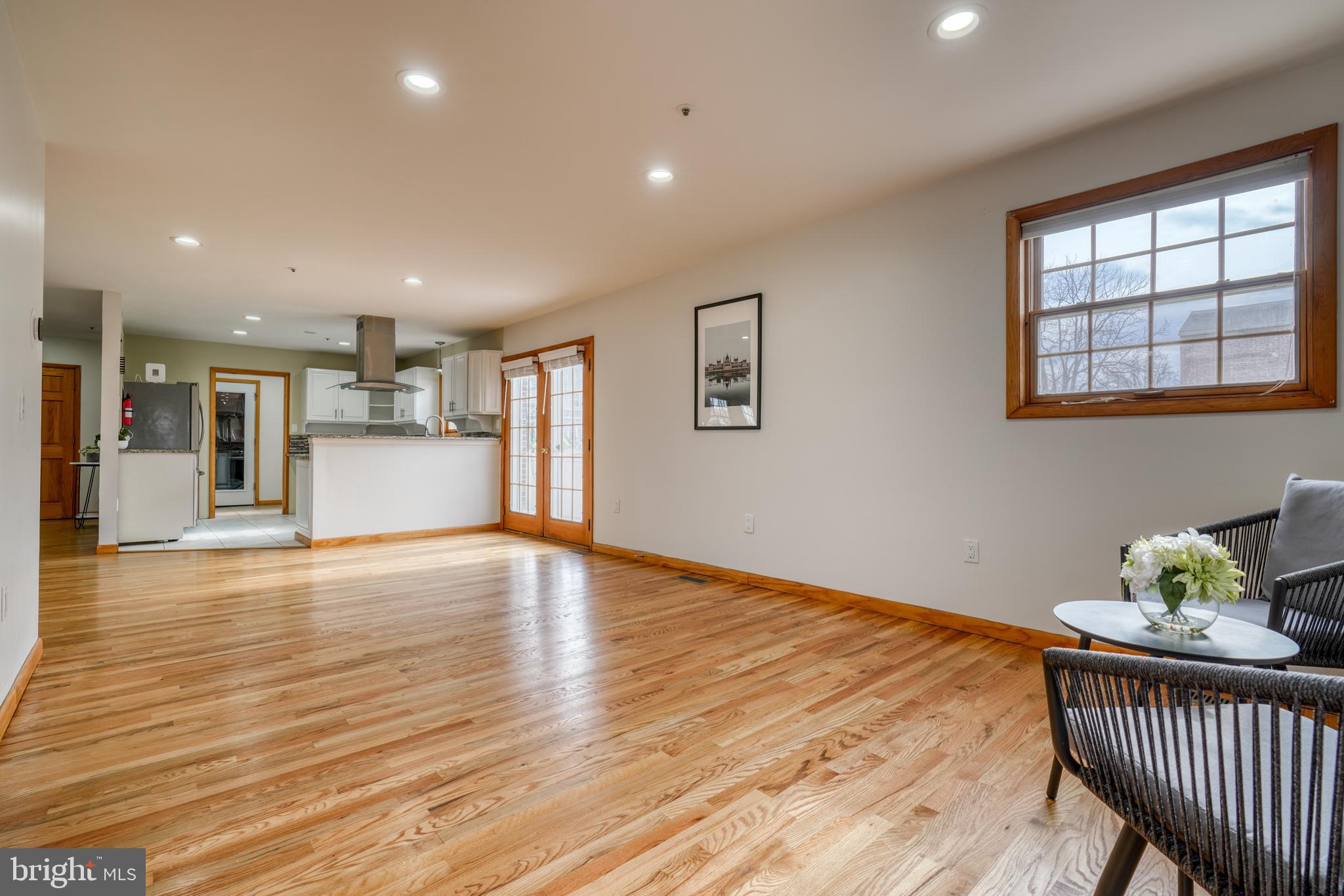 Real estate listing preview #16