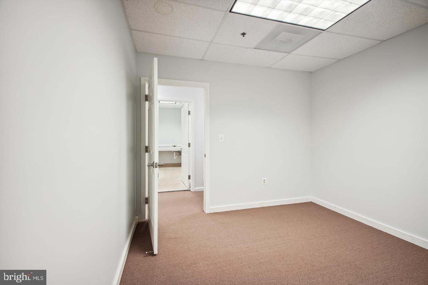 Real estate listing preview #13