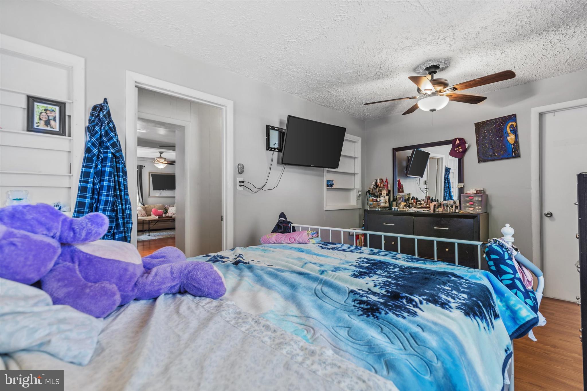 Real estate listing preview #11