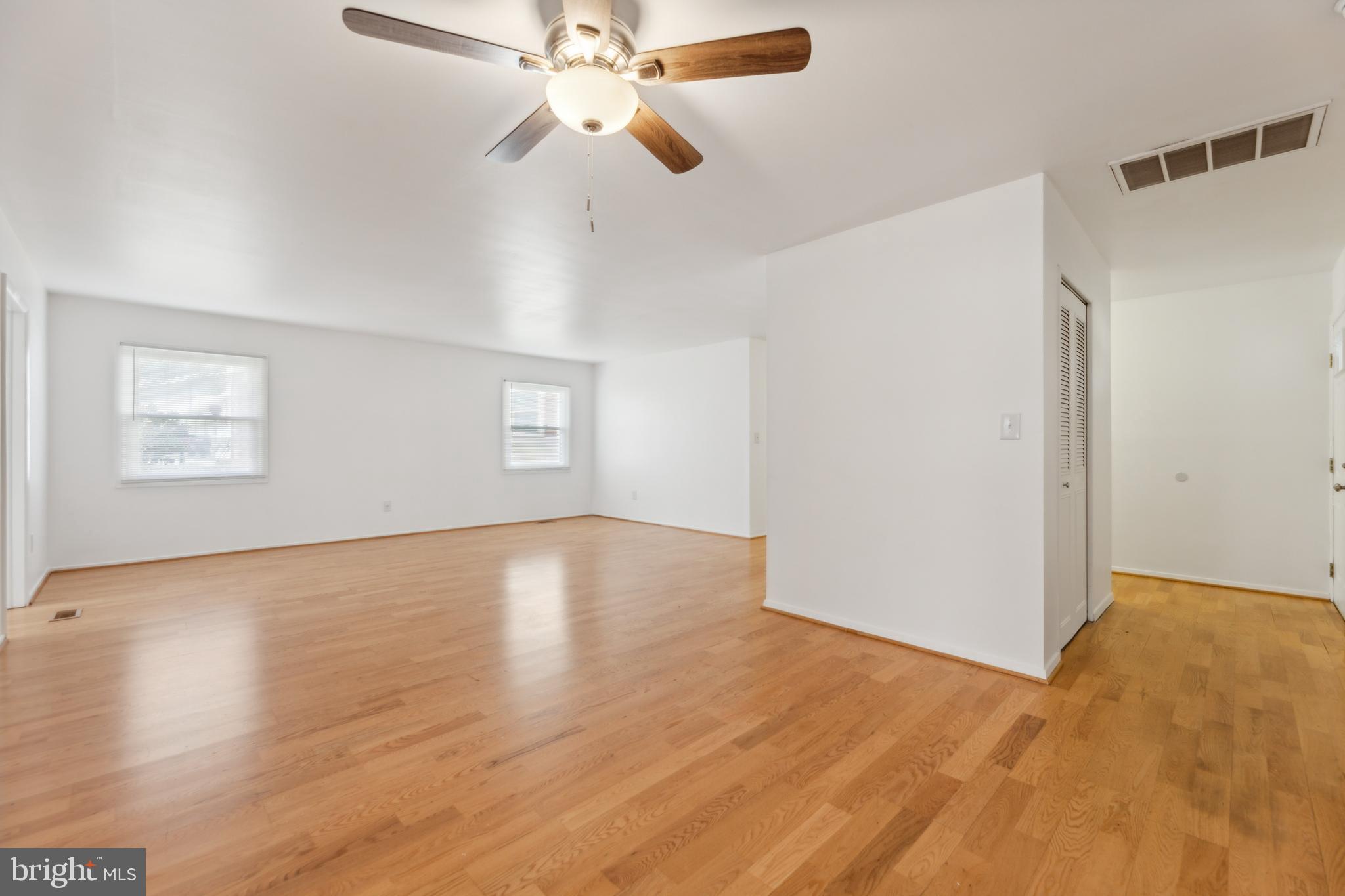 Real estate listing preview #4