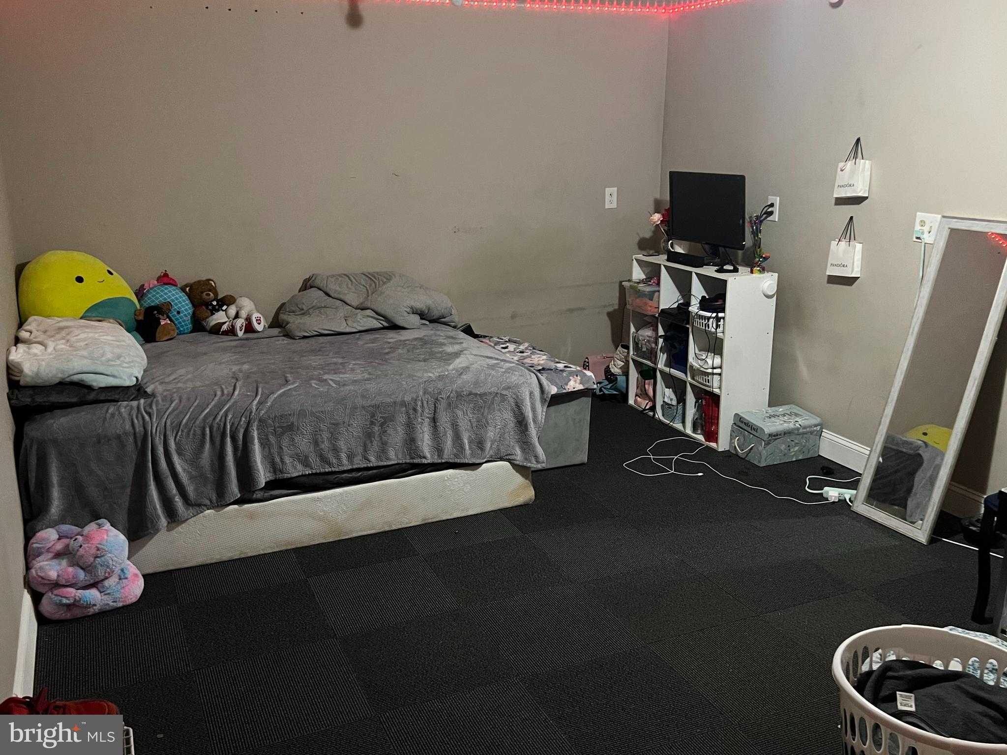 Real estate listing preview #12