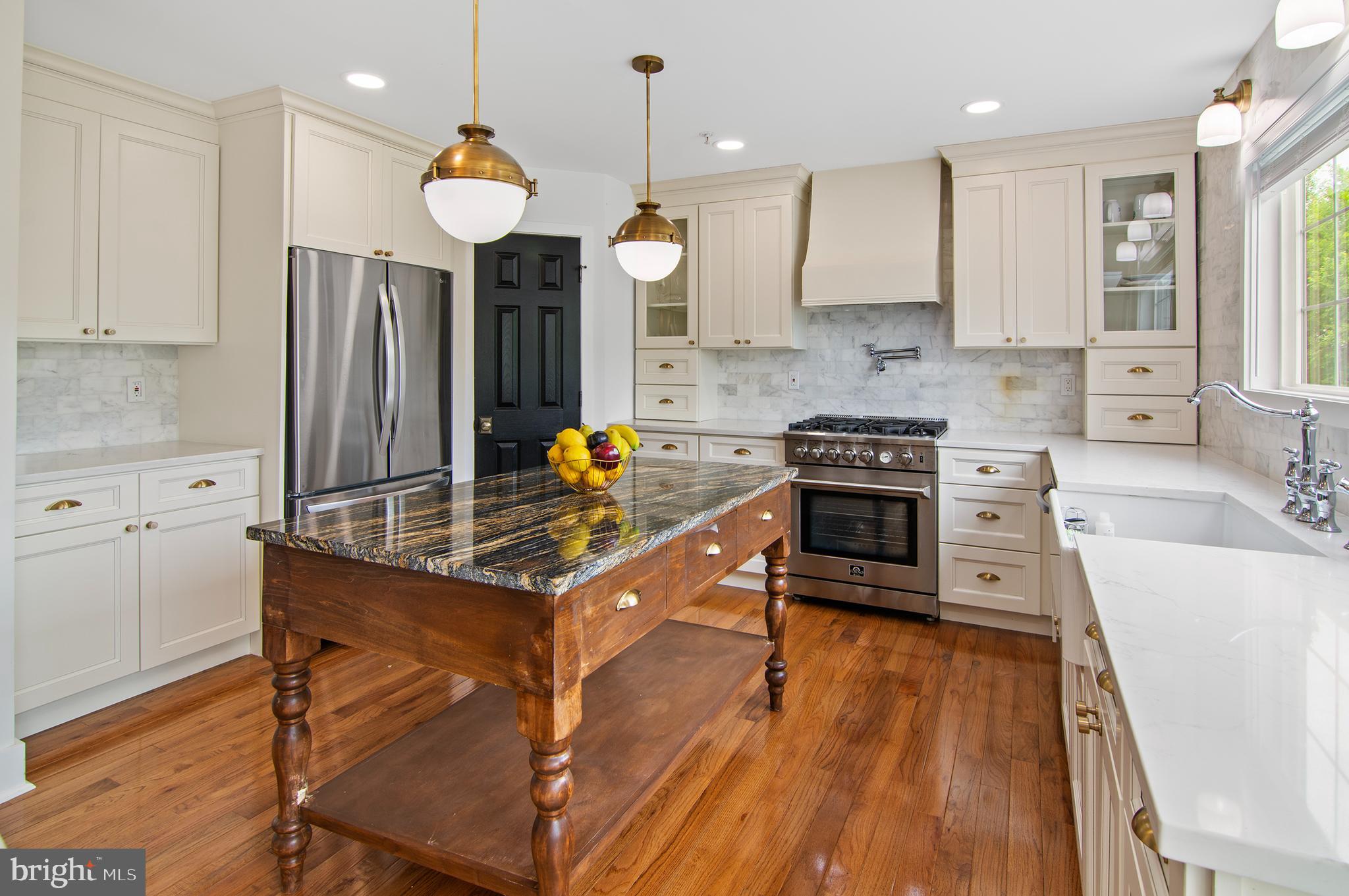 Real estate listing preview #9