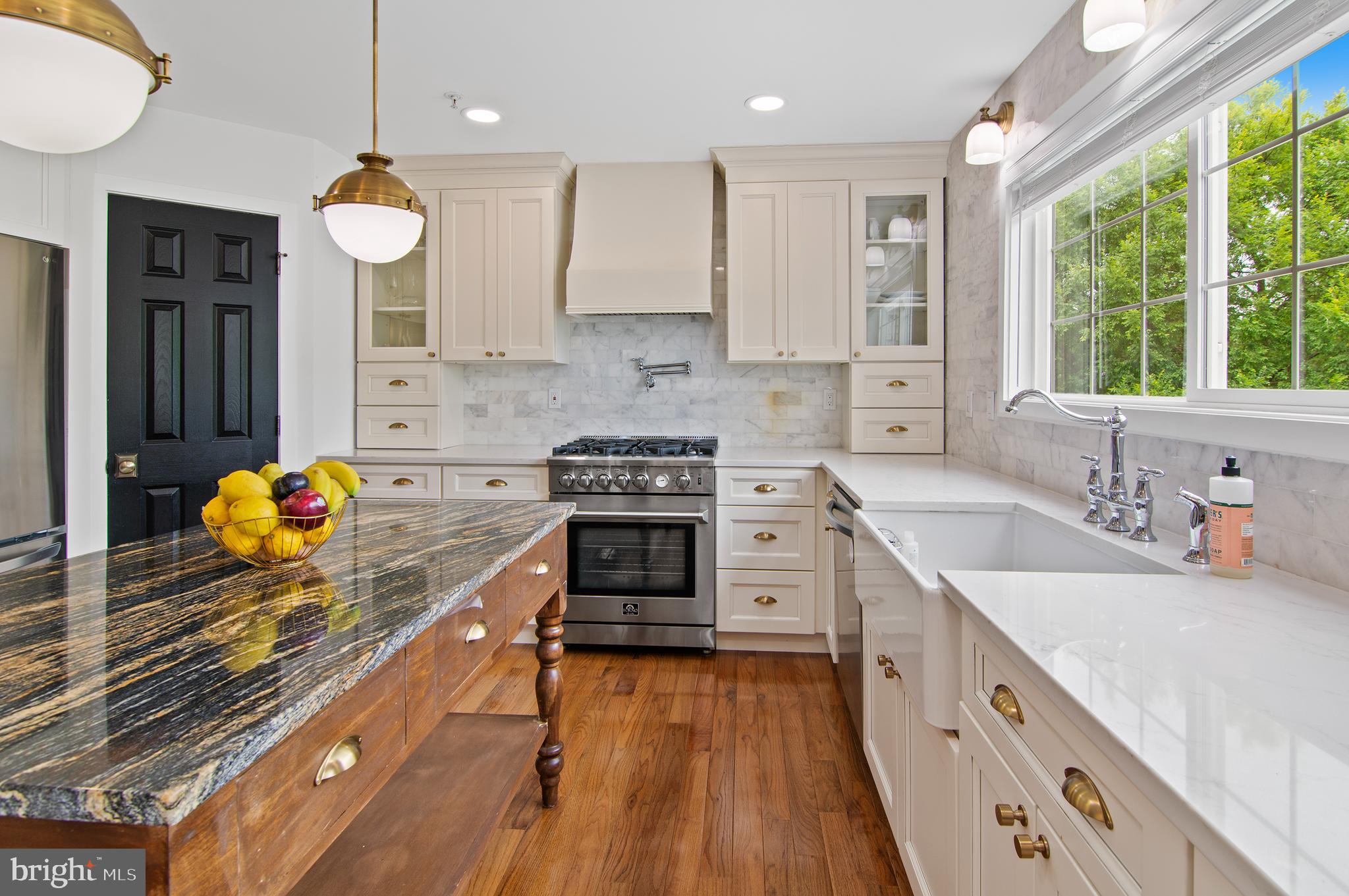 Real estate listing preview #12