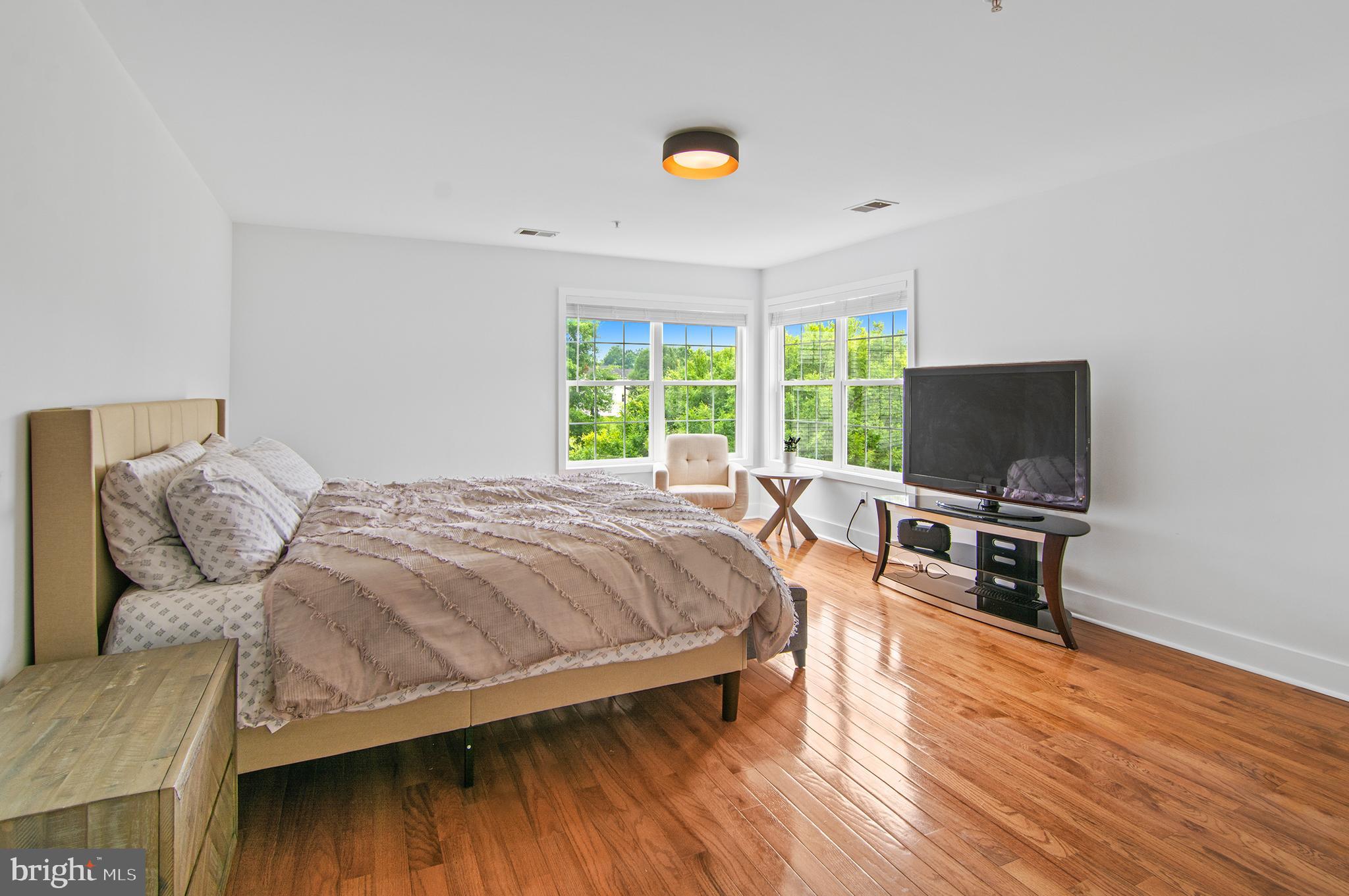 Real estate listing preview #25