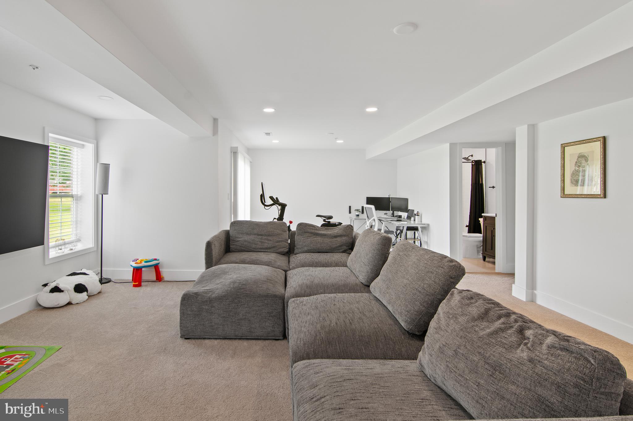 Real estate listing preview #38