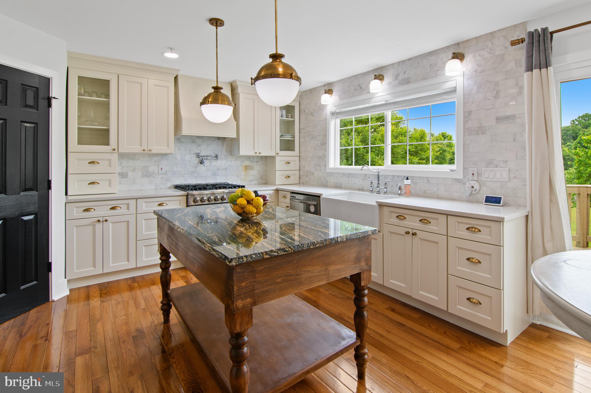 Real estate listing preview #11