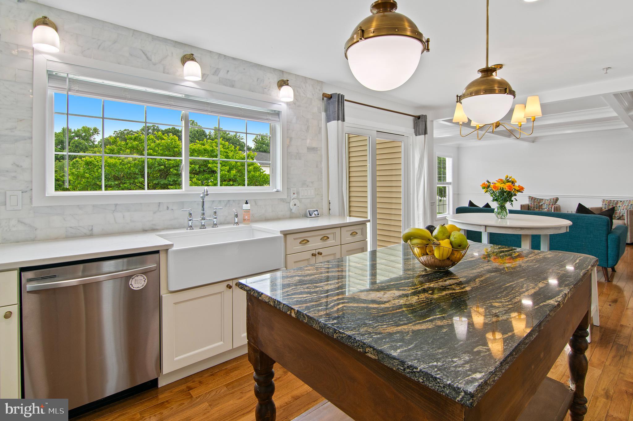 Real estate listing preview #14