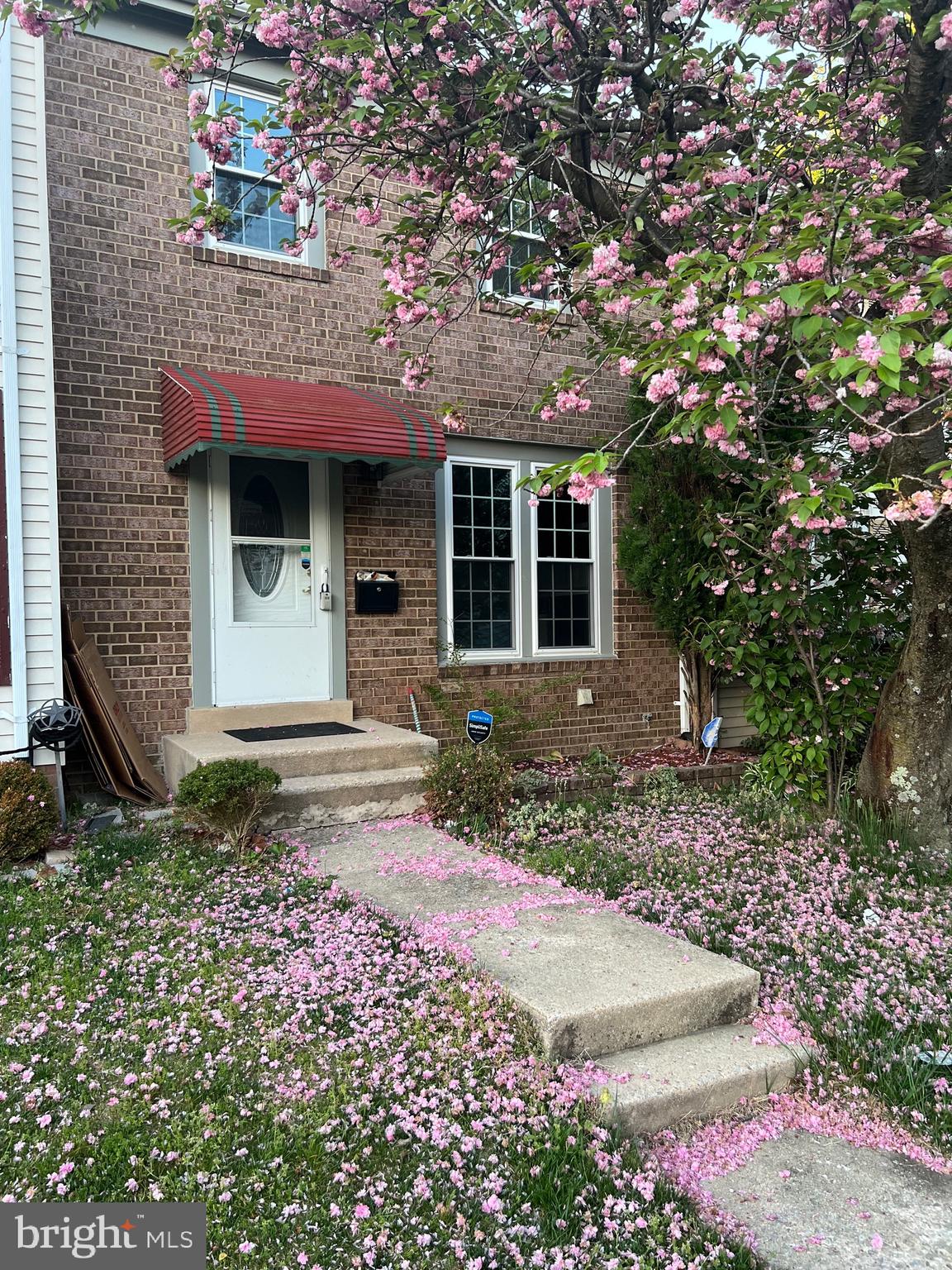 Real estate listing preview #2