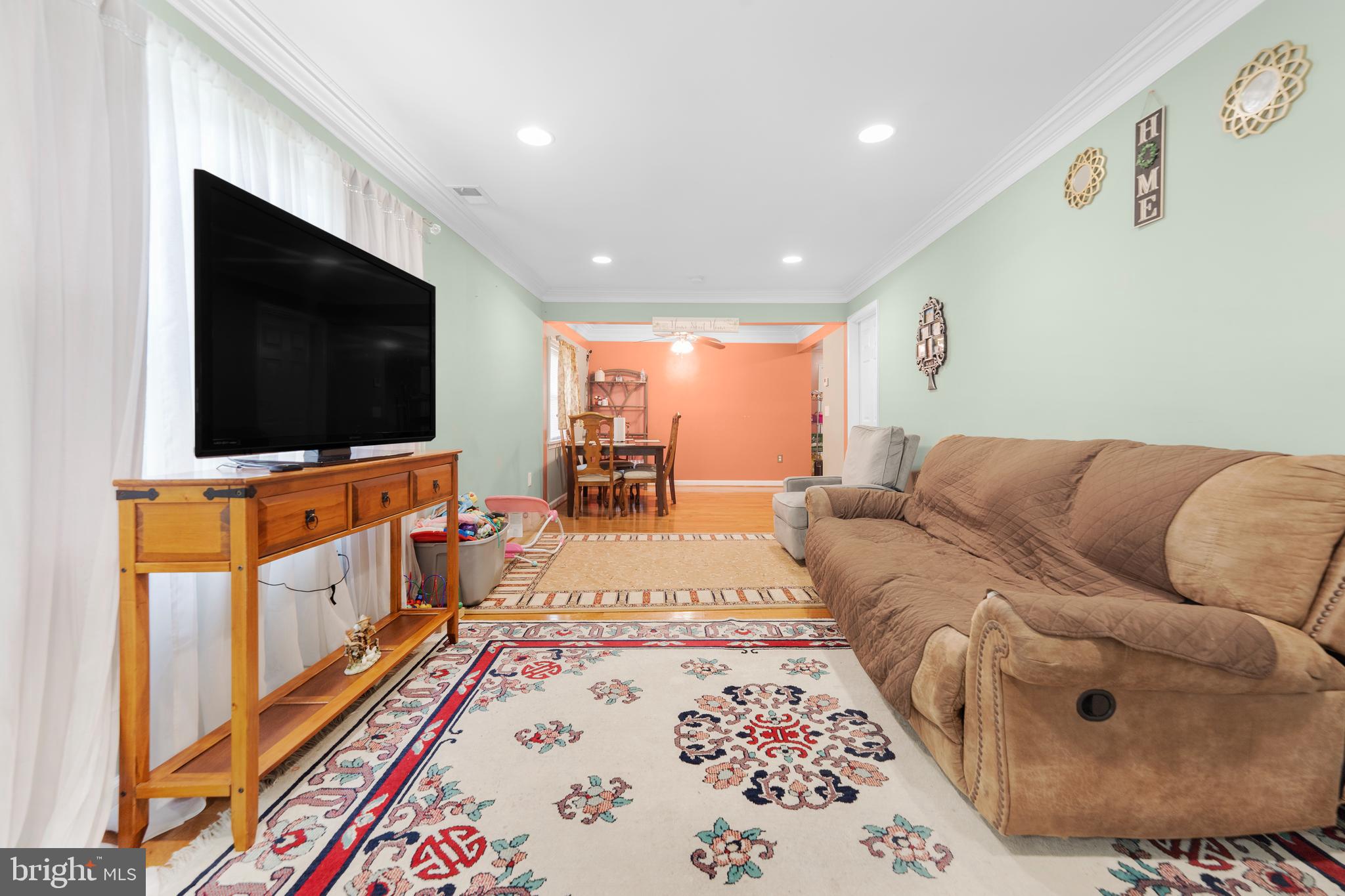 Real estate listing preview #12