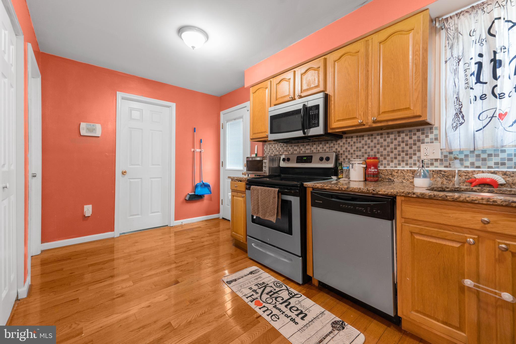 Real estate listing preview #18